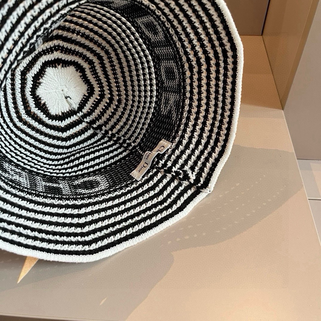 🆕
Dior迪奥新款针织渔夫帽，手抓针织帽