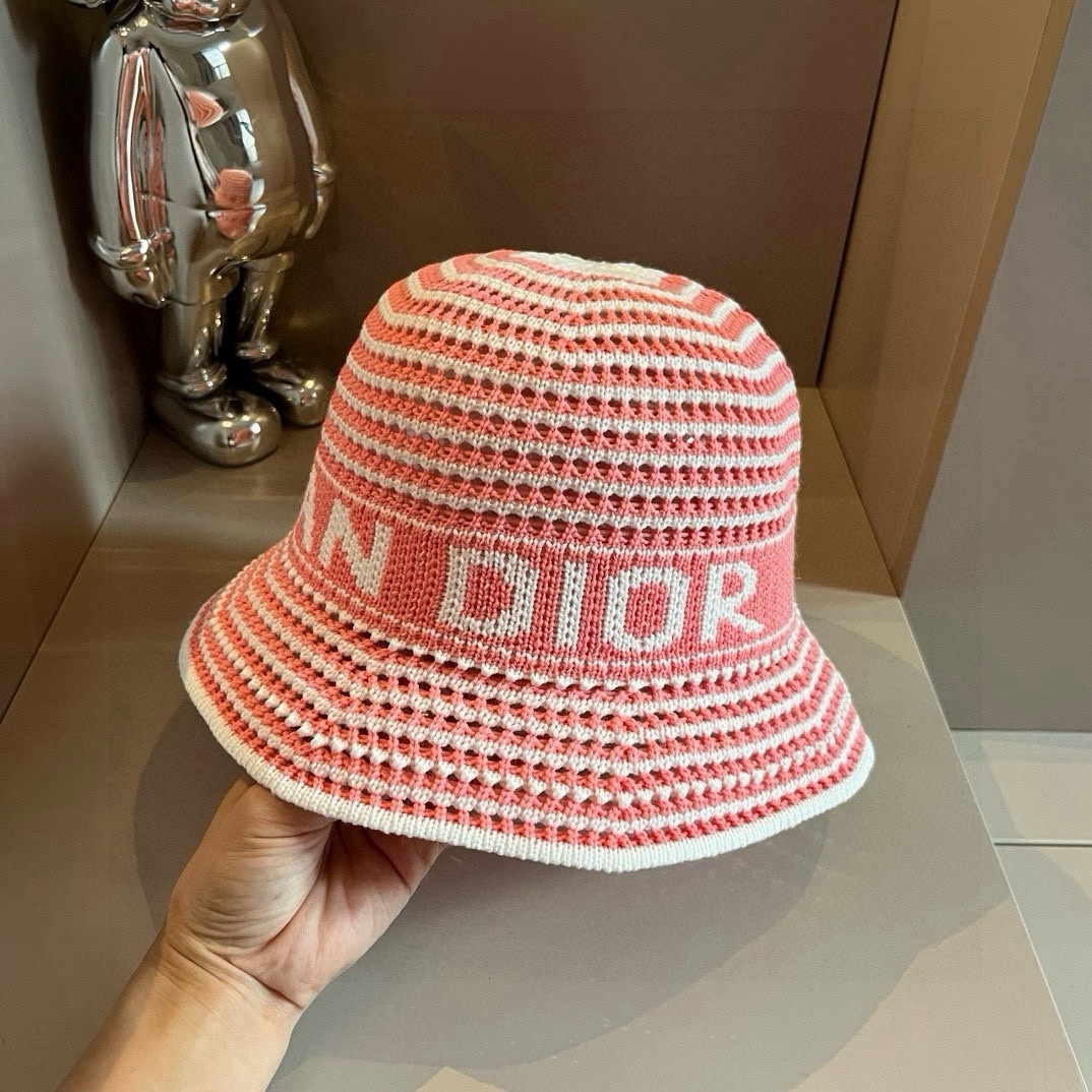 🆕
Dior迪奥新款针织渔夫帽，手抓针织帽