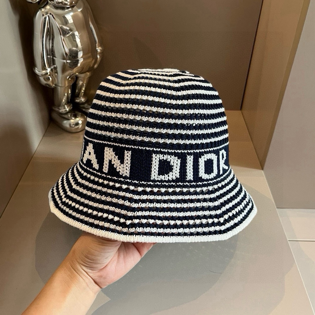 🆕
Dior迪奥新款针织渔夫帽，手抓针织帽