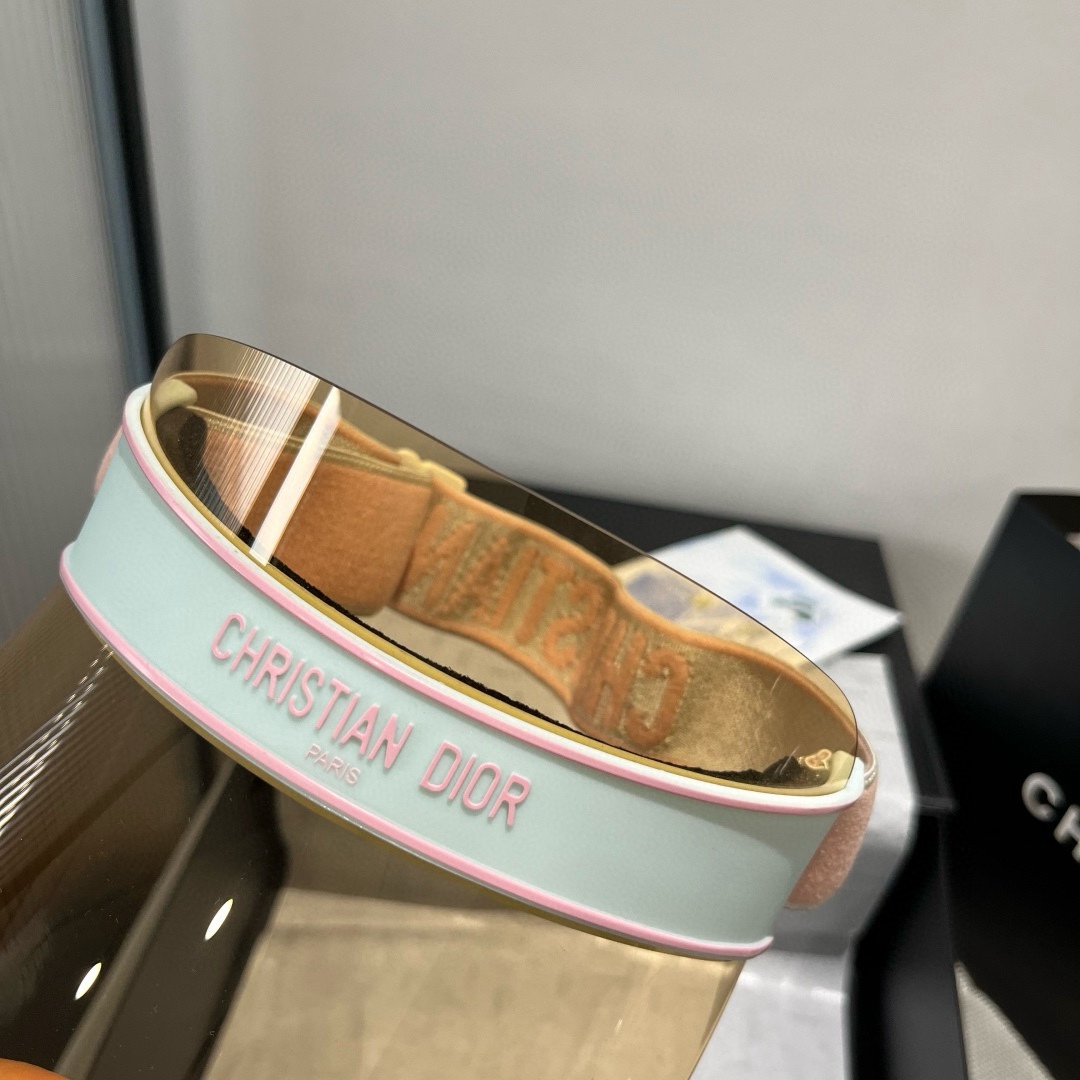 🆕

Dior迪奥镜片遮阳帽，高级定制，可调节，时尚博主必备单品