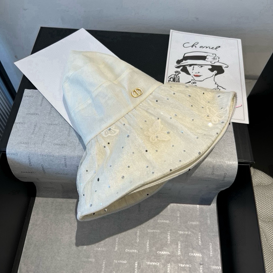 🆕

Dior迪奥新款遮阳渔夫帽，荷叶边遮阳帽，名媛风，头围57cm