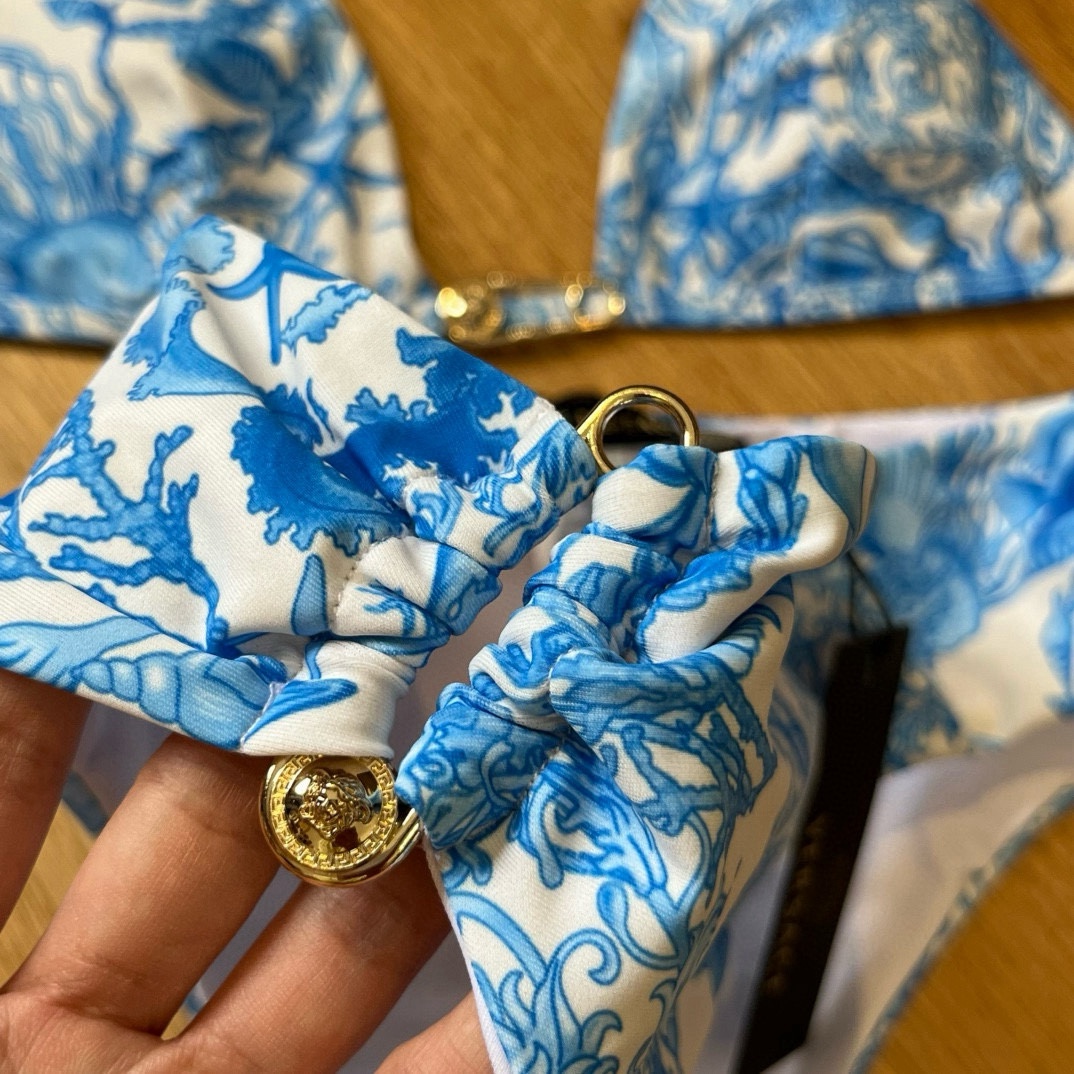 🆕
LOEWE罗意威 新款比基尼😍🥰适合多种场景的游泳衣🏊‍♀️海边 游泳池 温泉 水上乐园 漂流都可以