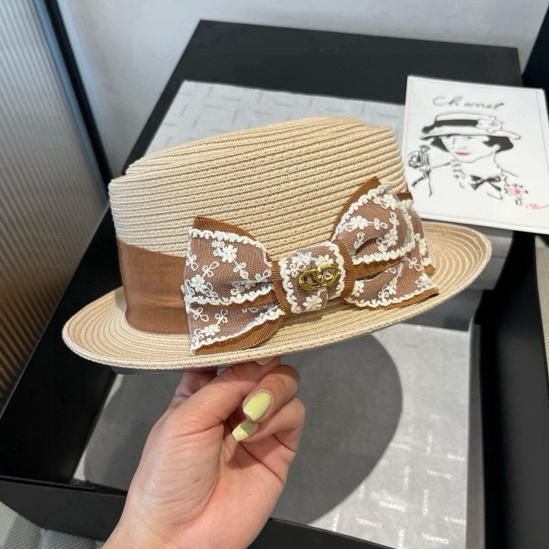 
🆕

华伦天奴新款平顶草帽，细草制作，帽型超赞