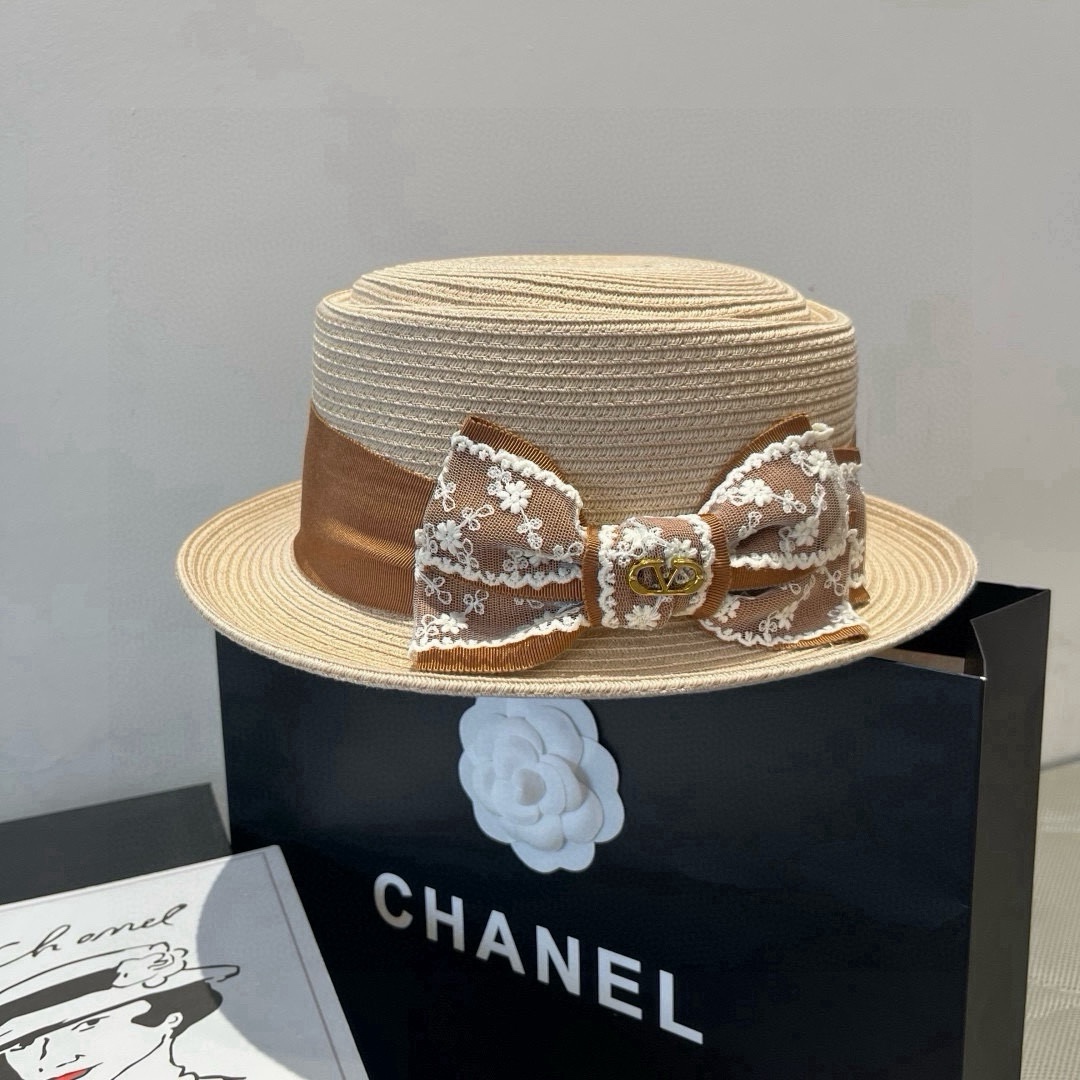 NO:360078,Valentino new flat top straw hat, fine straw making, super hat hat, straw hat fisherman hat baseball hat, hat, valentino, espadrilles, hats华伦天奴新款平顶草帽,细草制作,帽型超赞帽子草帽渔夫帽棒球帽,帽子,valentino,espadrilles,hats,hat