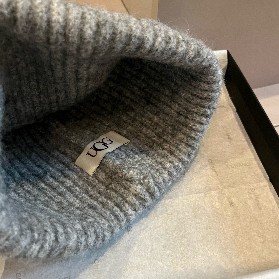 🆕

Ugg新款针织毛线帽，高品质男女通用