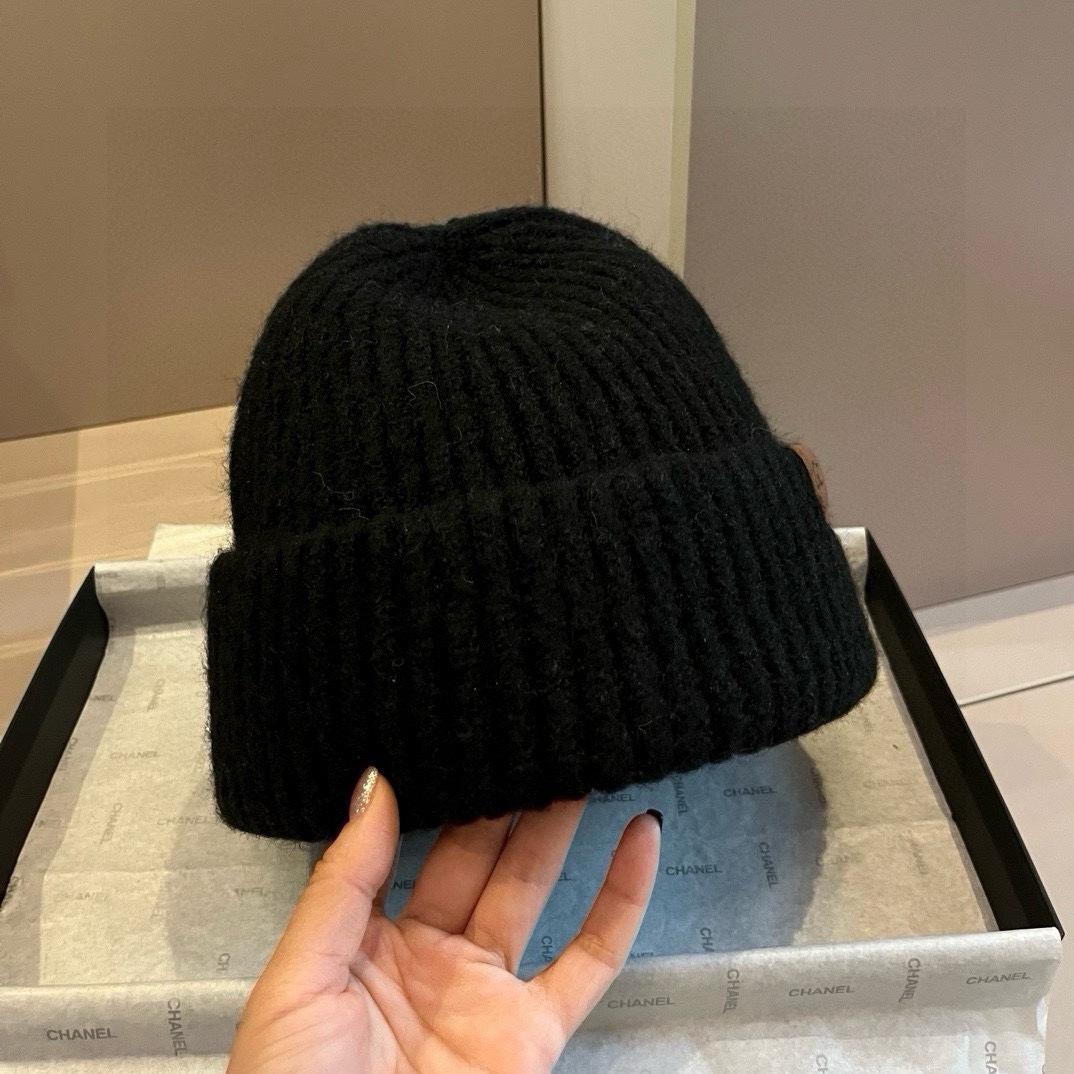 🆕

Ugg新款针织毛线帽，高品质男女通用