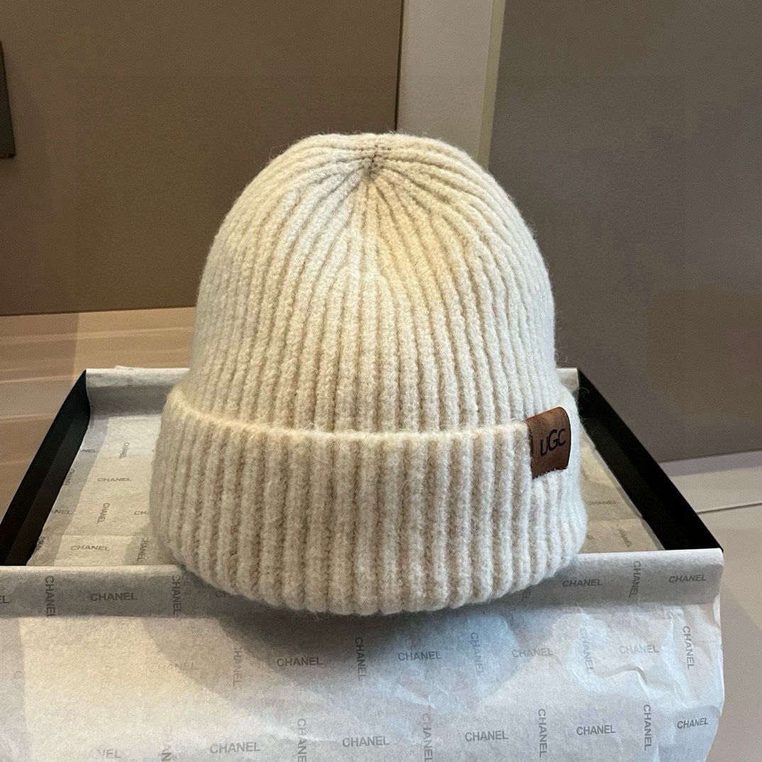 NO:360061,Ugg new knitted wool hat, high quality universal hat for men and women, straw hat fisherman hat baseball hat, hat, espadrilles, hatsUgg新款针织毛线帽,高品质男女通用帽子草帽渔夫帽棒球帽,帽子,espadrilles,hats,hat
