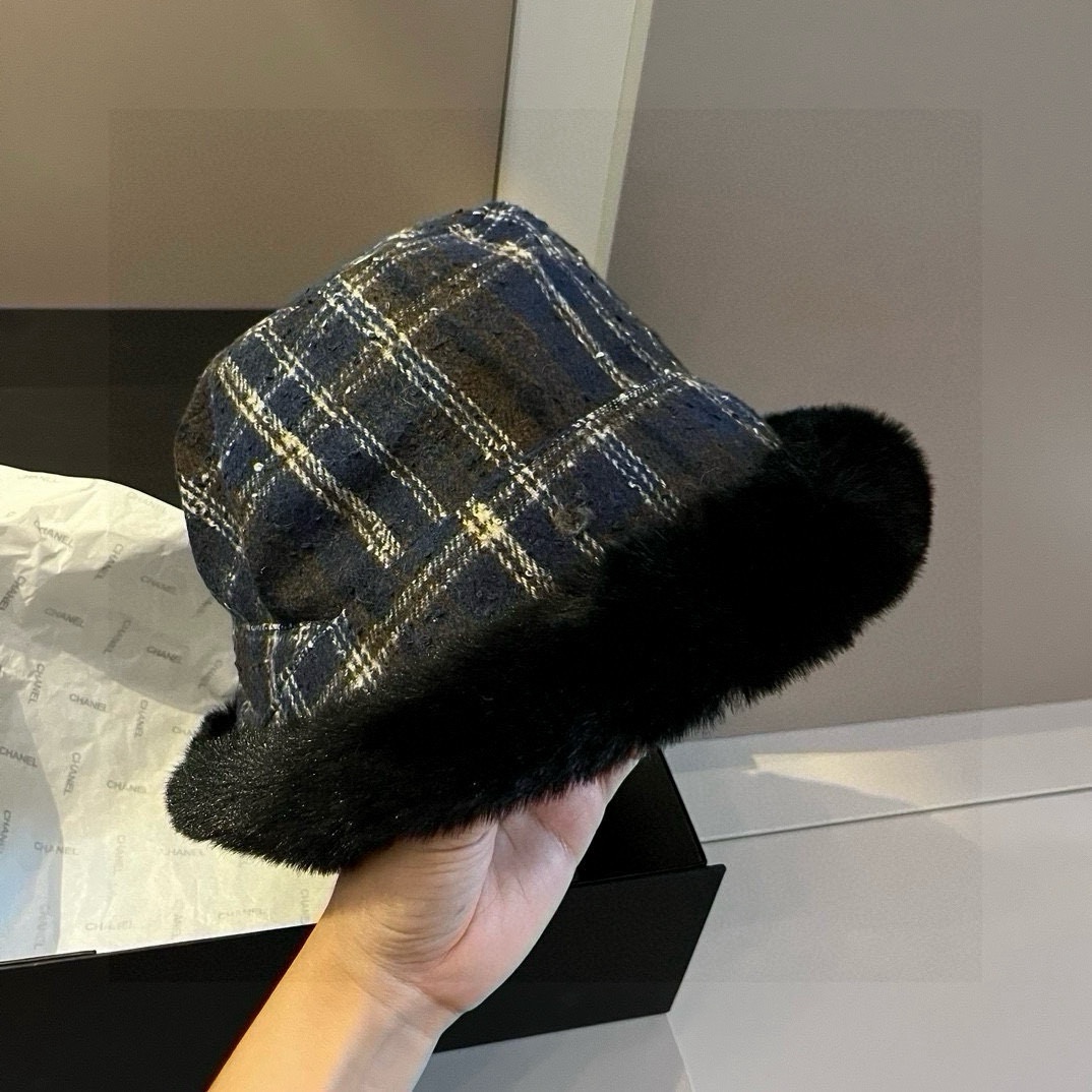 🆕

Chanel香奈儿加绒冷帽，渔夫帽 头围57cm