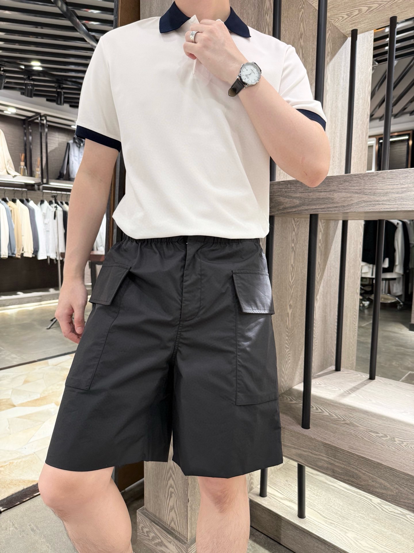 NO:486054,Prada - Summer work pants, both practical and trendy, multi-pocket design, high-quality pure cotton fabric, breathable and comfortable, you can wear it with a cool street style and easily grasp the trend~ S-2XL (model 180/140 wears M, with Hong Kong Lane Crawford gift box packaging), prada, alexander wang19860909普拉达-夏季工装裤,实用与潮感兼具,多口袋设计,高品质纯棉面料,透气又舒适,随意搭配上衣,就能穿出街头酷飒范儿,轻松拿捏潮流感~ 码数S-2XL(模特180/140穿M,配香港连卡佛礼盒包装),,prada,alexander wang,Men's clothing