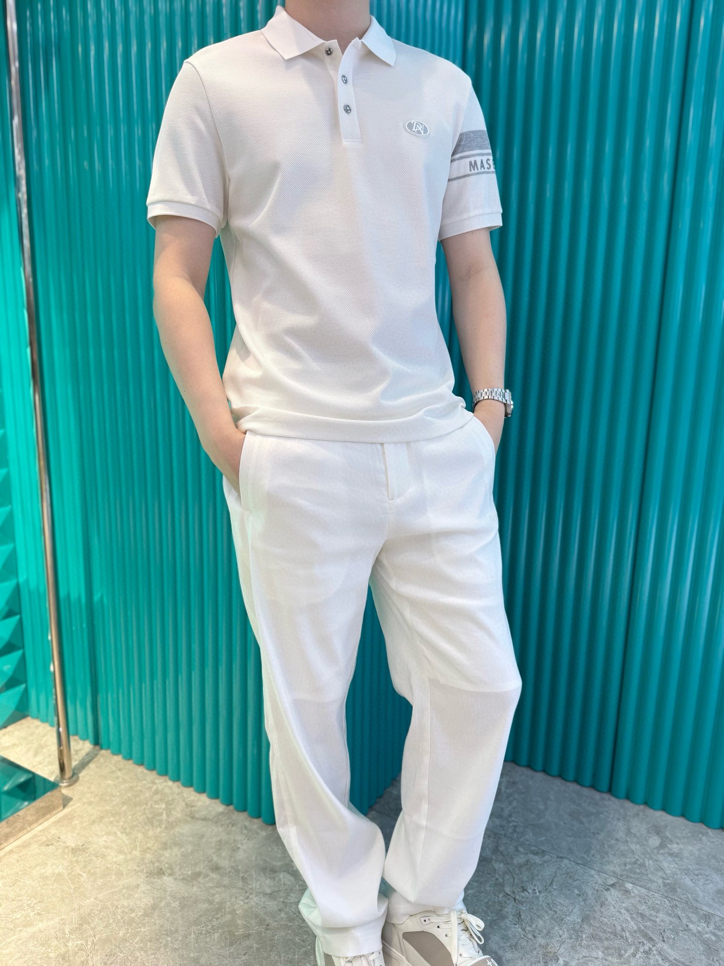 NO:486083,Dino luxury products - brand authentic products in 2025 latest polo shipments, hot-selling items in Europe and the United States!  Selected Italian imported brands to customize hexagonal bead flooring cotton. The unique logo on the chest is matched with the latest design to highlight fashion!  Number of codes 48-56 (model 180/140 wears 50, with Hong Kong Lane Crawford gift box packaging), alexander wang19860909Dino奢品-品牌正品2025最新polo出货 欧美热销单品！精选意大利进口品牌定制六角珠地棉,胸前独特的标志搭配最新的设计,彰显时尚 ！码数48-56（模特180/140穿50,配香港连卡佛礼盒包装）,,alexander wang,Men's clothing