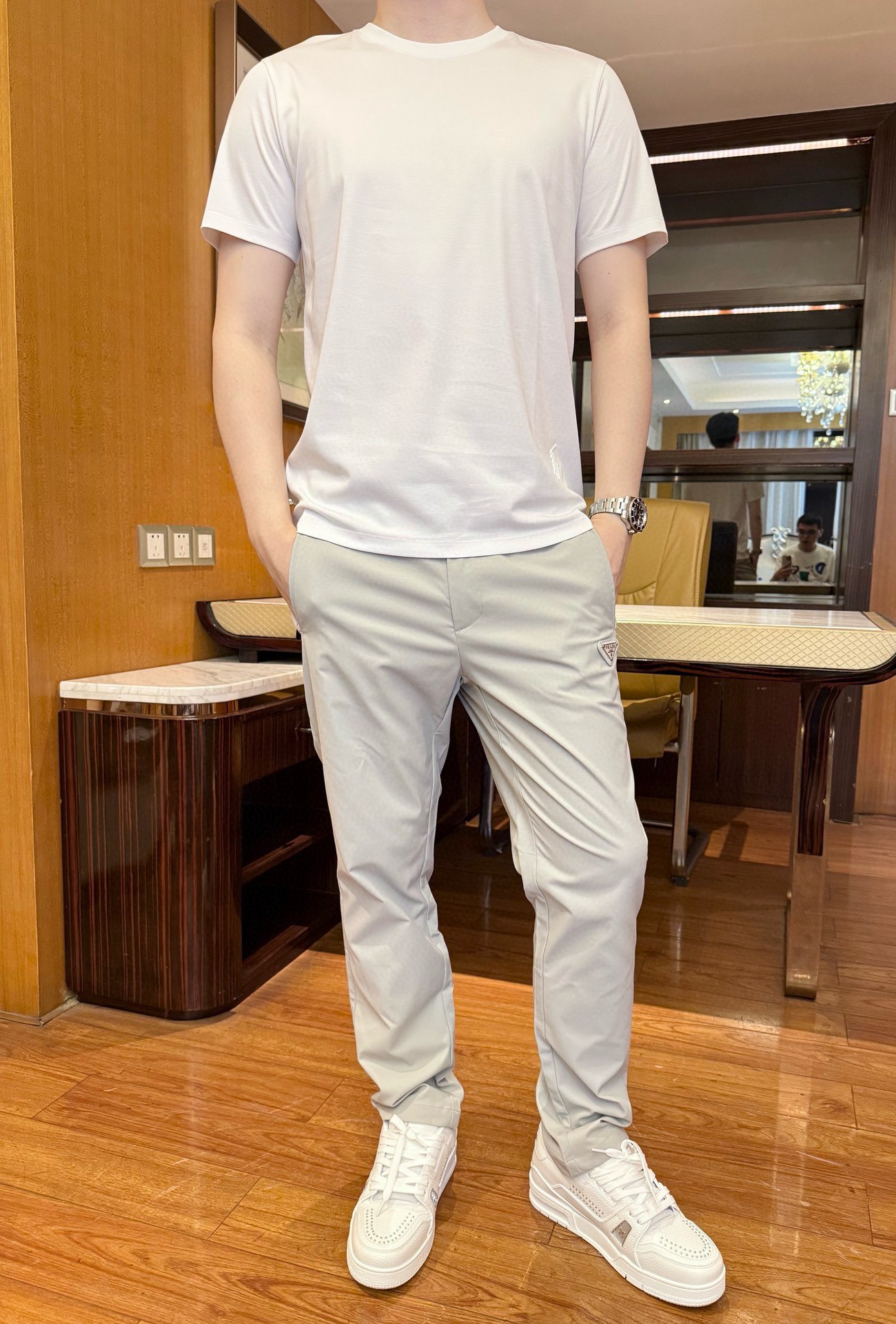 NO:486177,Paul - the latest hot T-shirts in 2025 counters are shipped, and hot-selling items in European and American counters!  Selected Italian imported fine cotton fabrics with the latest design, the brand logo at the waist shows fashion, and the upper body effect can be seen. Number of codes 48-56 (model 180/140 wears 50, with Hong Kong Lane Crawford gift box packaging), tees, t-shirt, alexander wang19860909保罗-2025专柜最新爆款T恤出货 欧美专柜热销单品！精选意大利进口精棉面料搭配最新的设计,腰间的品牌标志彰显时尚 上身效果看得见.码数48-56（模特180/140穿50,配香港连卡佛礼盒包装）,,tees，t-shirt,alexander wang,Men's clothing