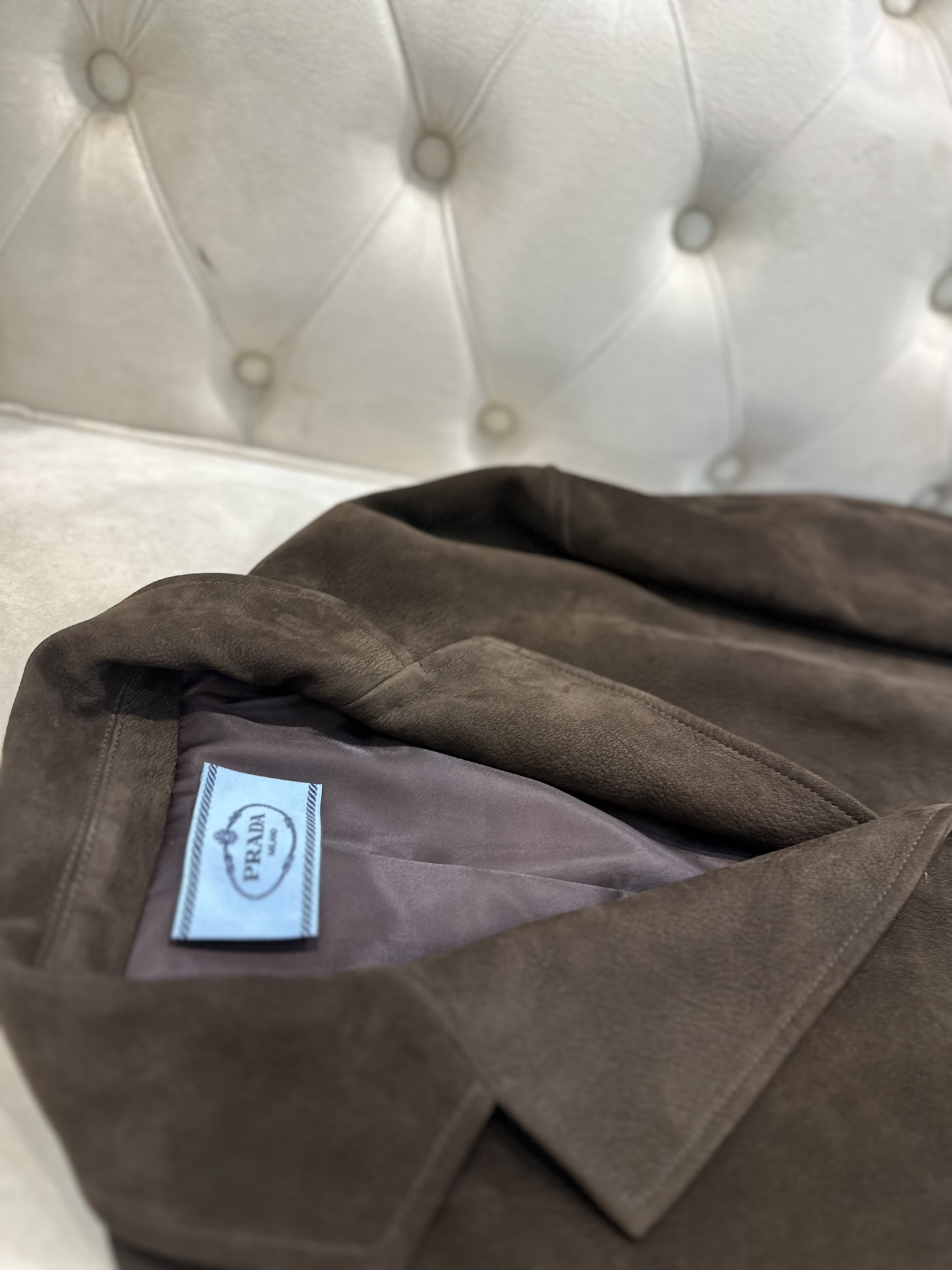 Title: Prada P2880 Original Female Goat Skin Suit with Dust Bag, AW2025 Collection, S-L Sizes. - 图片 3