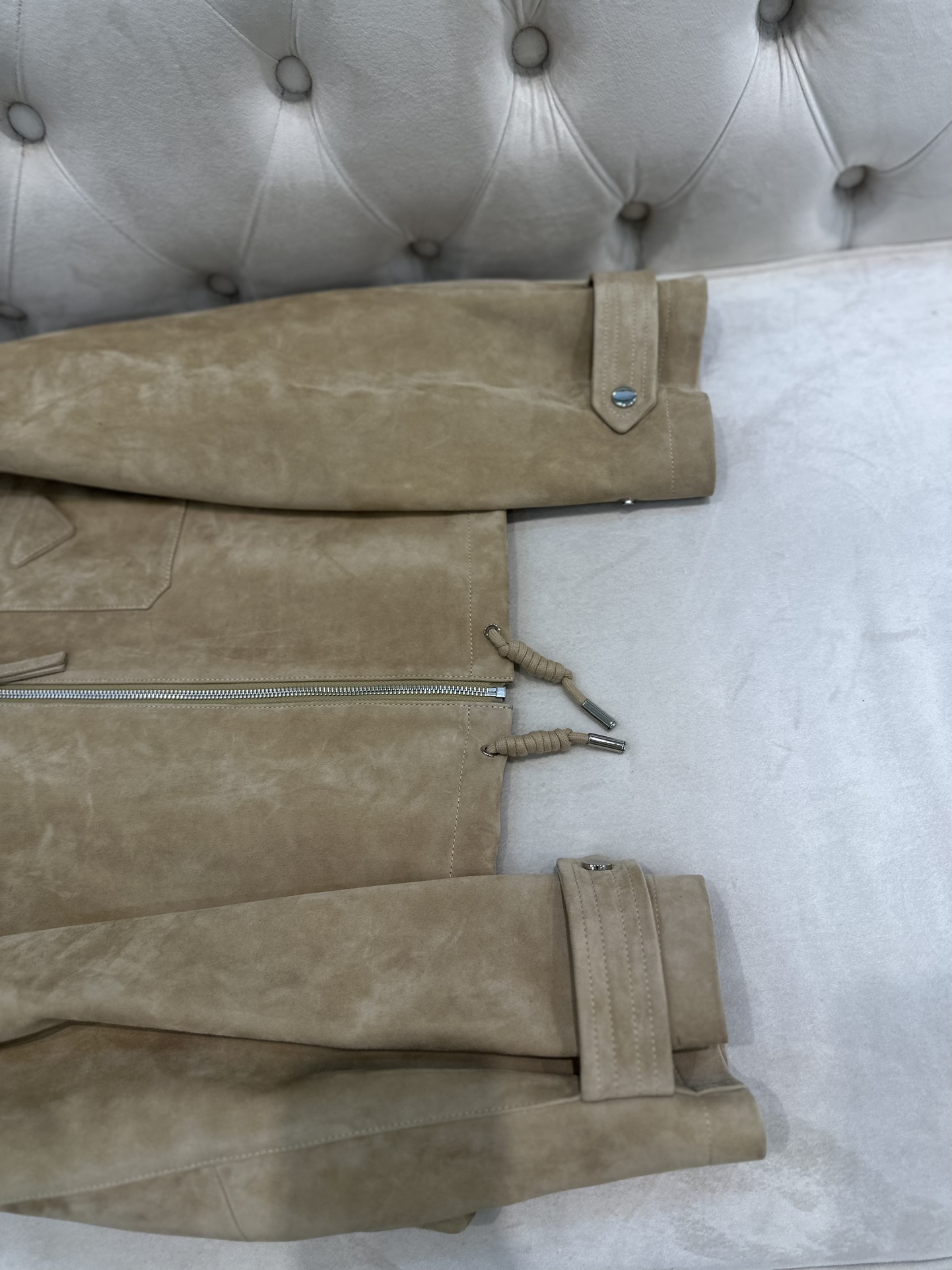 Prada 2025 AW Female Goat Skin Suit with Dust Bag – Kenya Imports S-L - 图片 3