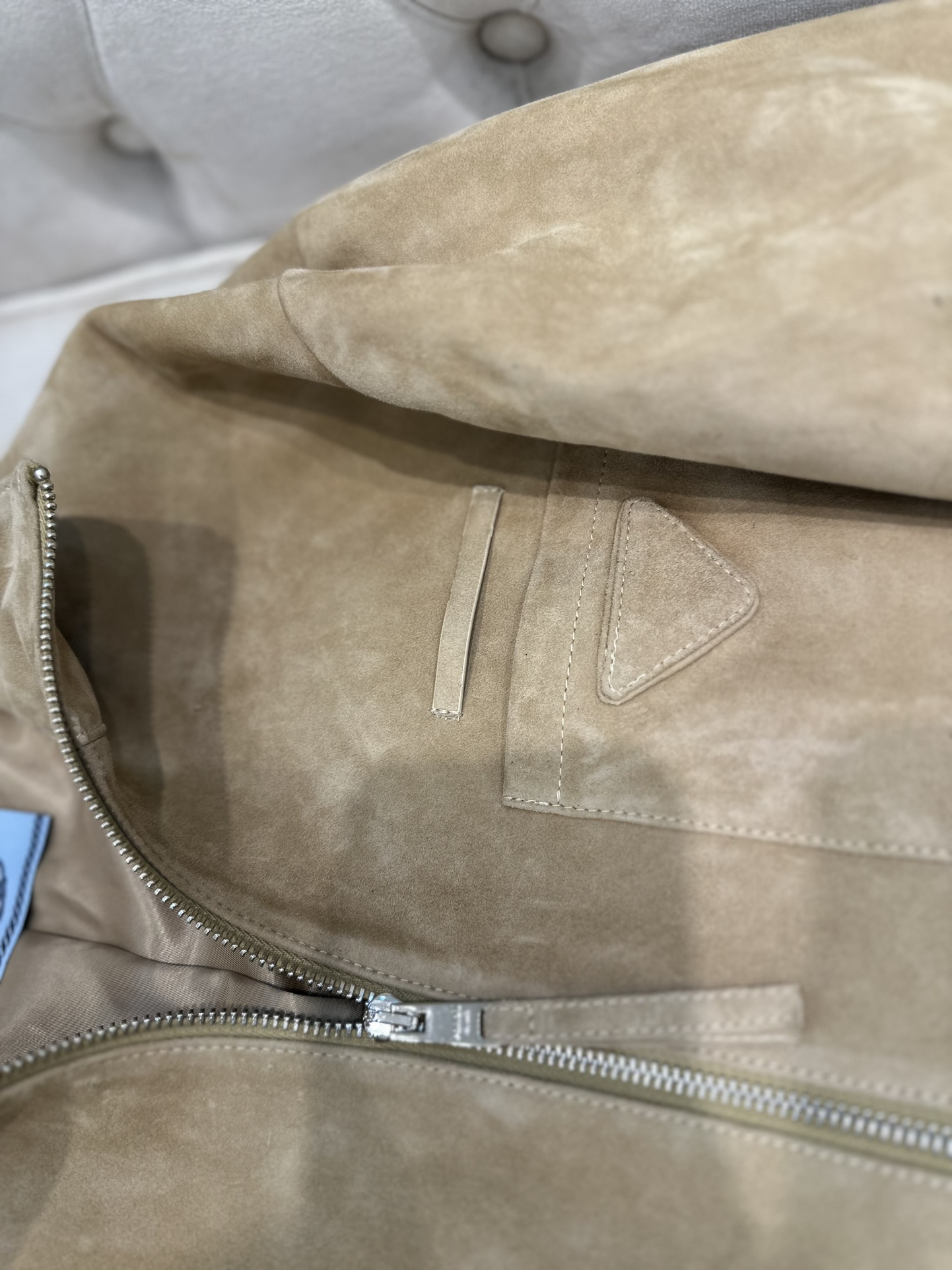 Prada 2025 AW Female Goat Skin Suit with Dust Bag – Kenya Imports S-L - 图片 7