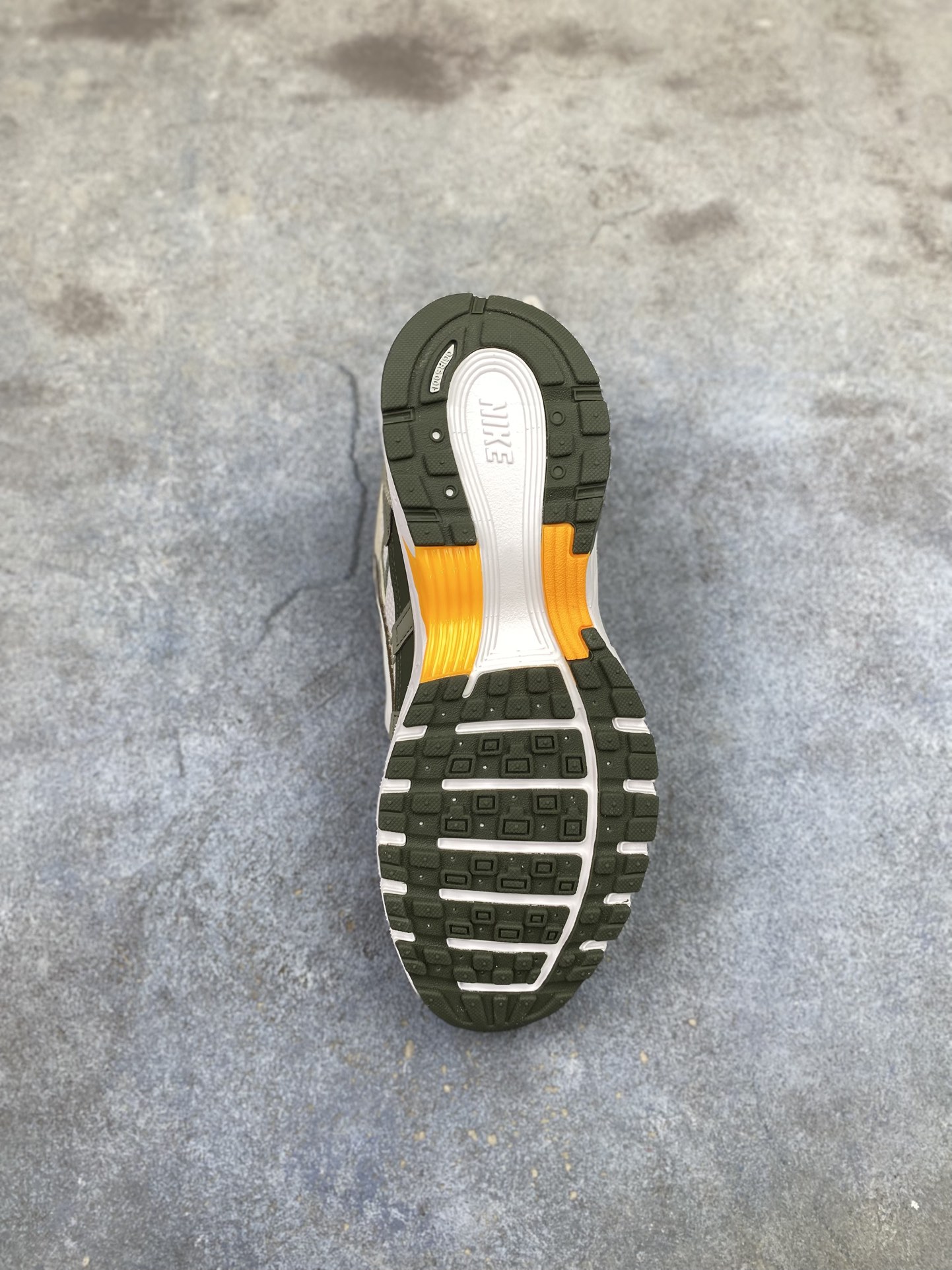 💰200 支持放店
Nike Initiator Running 耐克INS
超火复古老爹跑鞋 
耐克 P-6000老爹鞋Initiator 独家出货
独家私模 原鞋 真标 原盒打造
官方货号:IH0246-320
尺码:36 36.5 37.5 38 38.5 39 40 40.5 41 42 42.5 43 44 45w8