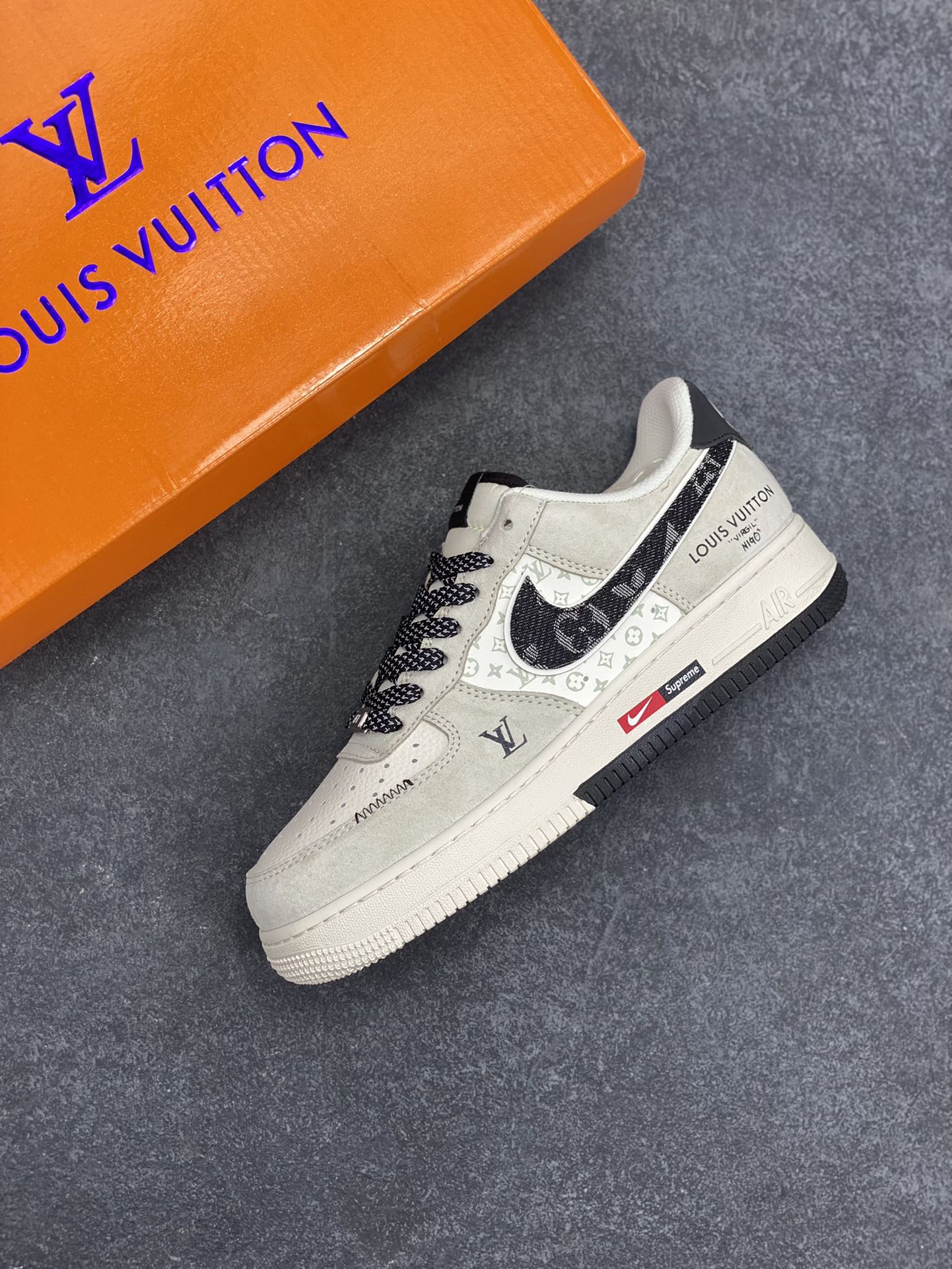 图片[7]-Nike Air Force 1 \’07 Low “LV联名——猪八米白黑”空军一号 低帮 运动鞋 休闲鞋 折边针车 工艺难度大 原楦头原纸板 原装鞋盒 定制五金配件 内置全掌气垫 原厂鞋底 货号：MZ9588-801 尺码：36 36.5 37.5 38 38.5 39 40 40.5 41 42 42.5 43 44 44.5 45-选品中心