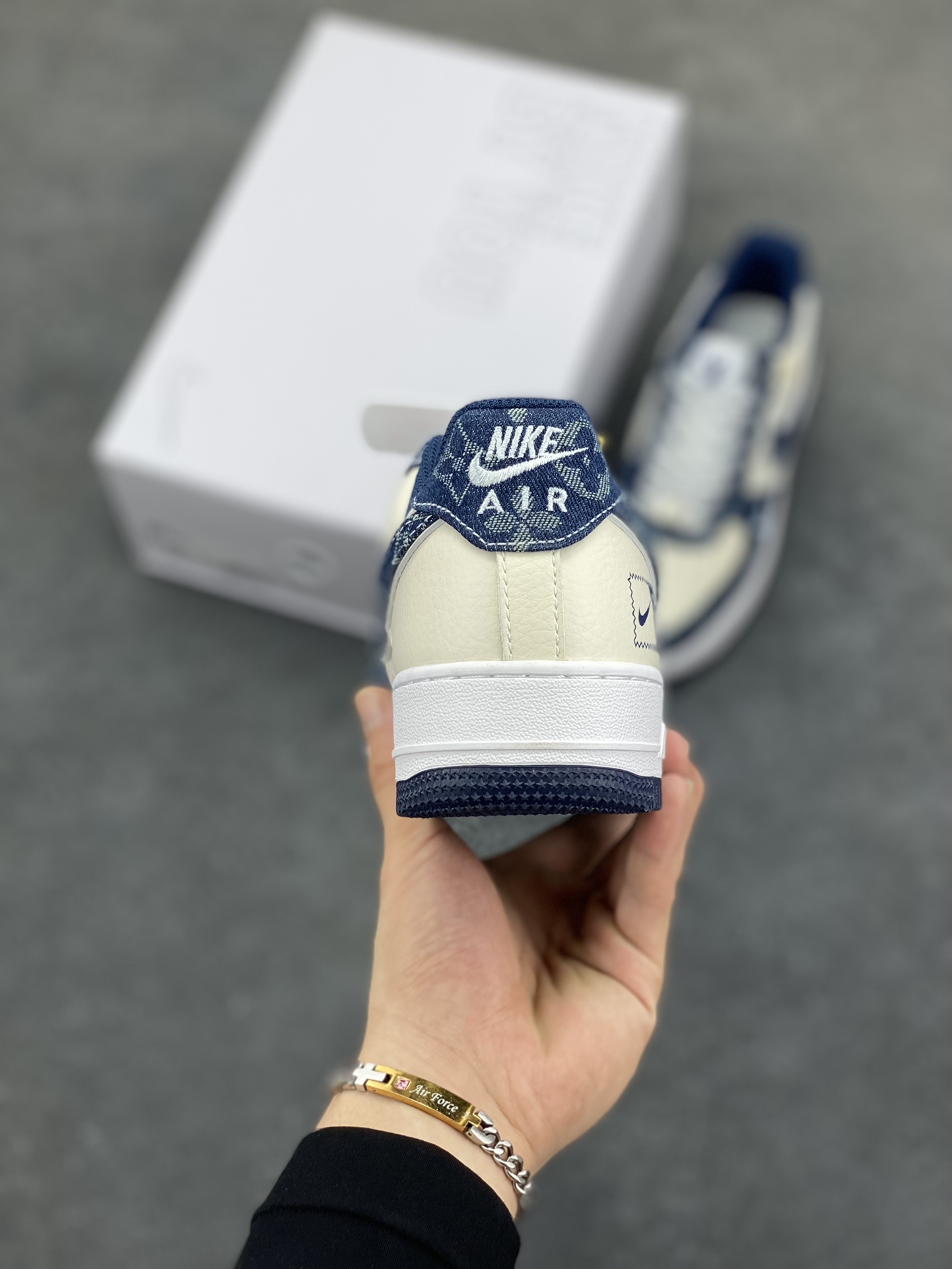 图片[4]-NK Air Force 1‘07 Low 定制款抽屉盒 空军一号低帮休闲板鞋 定制皮料 原楦原纸板 纯正版型 高清洁度 内置全掌气垫 货号：CW2288-111 尺码：36 36.5 37.5 38 38.5 39 40 40.5 41 42 42.5 43 44 44.5 45-选品中心