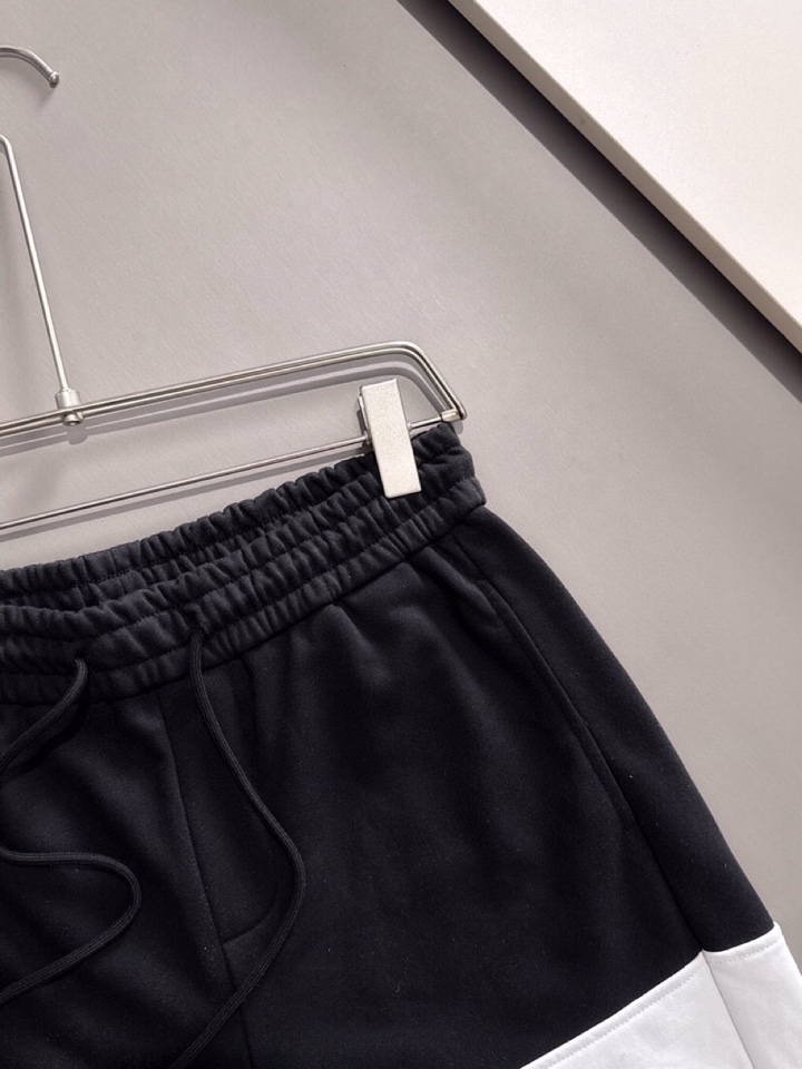 “High-Quality Burberry Barbara Shorts: Summer Comfort in Imported Cotton Fabrics” - 图片 4