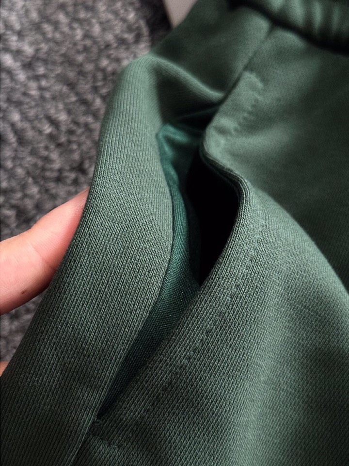 “Burberry Barbara 25s High-Quality Summer Shorts in Imported Cotton, Classic Logo Design” - 图片 4
