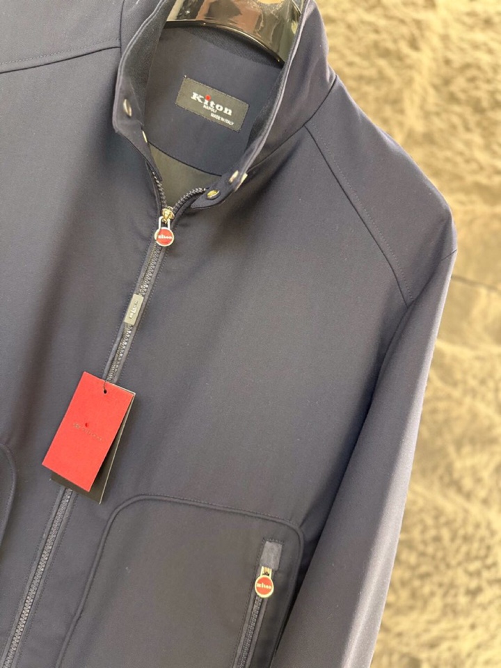 Kiton Ziton 2025s: Luxurious Fall/Winter Wool Suit with Classic Elegance - 图片 4