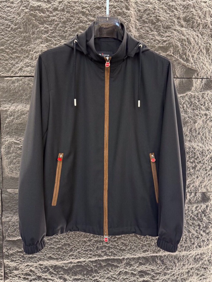 Luxurious and Stylish: Kiton Chiton Men’s Jacket with Shaft Chains, High-Grade Tailoring