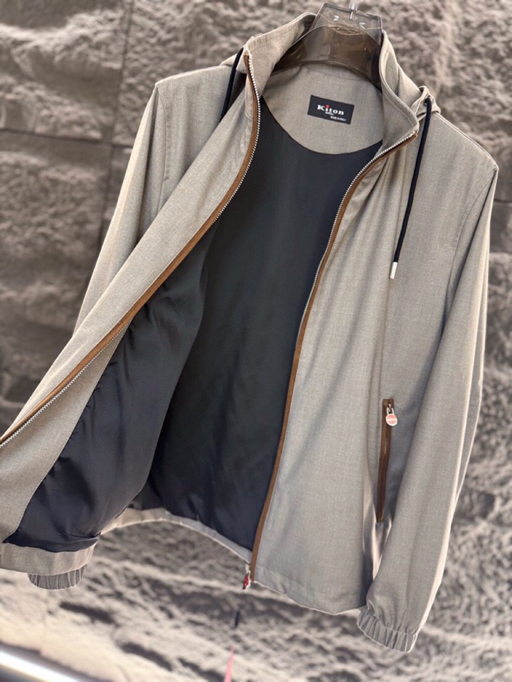Luxurious and Stylish: Kiton Chiton 2025s Men’s Jacket with Shaft Chains - 图片 7