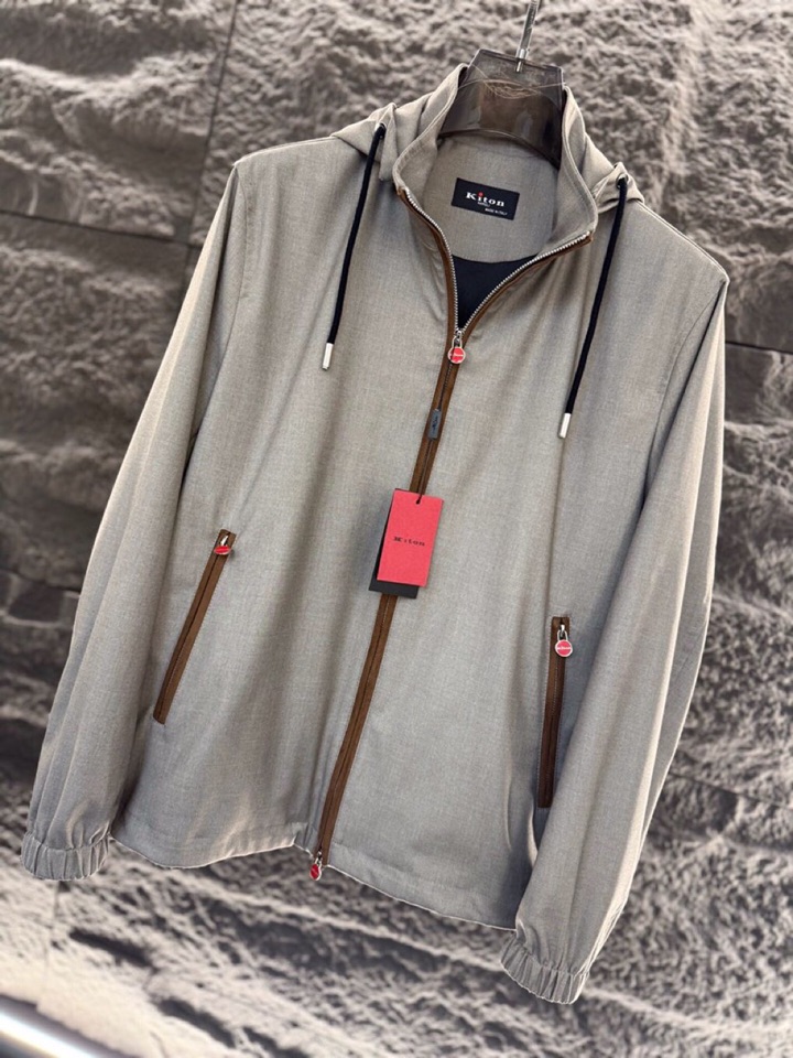 Luxurious and Stylish: Kiton Chiton 2025s Men’s Jacket with Shaft Chains - 图片 8