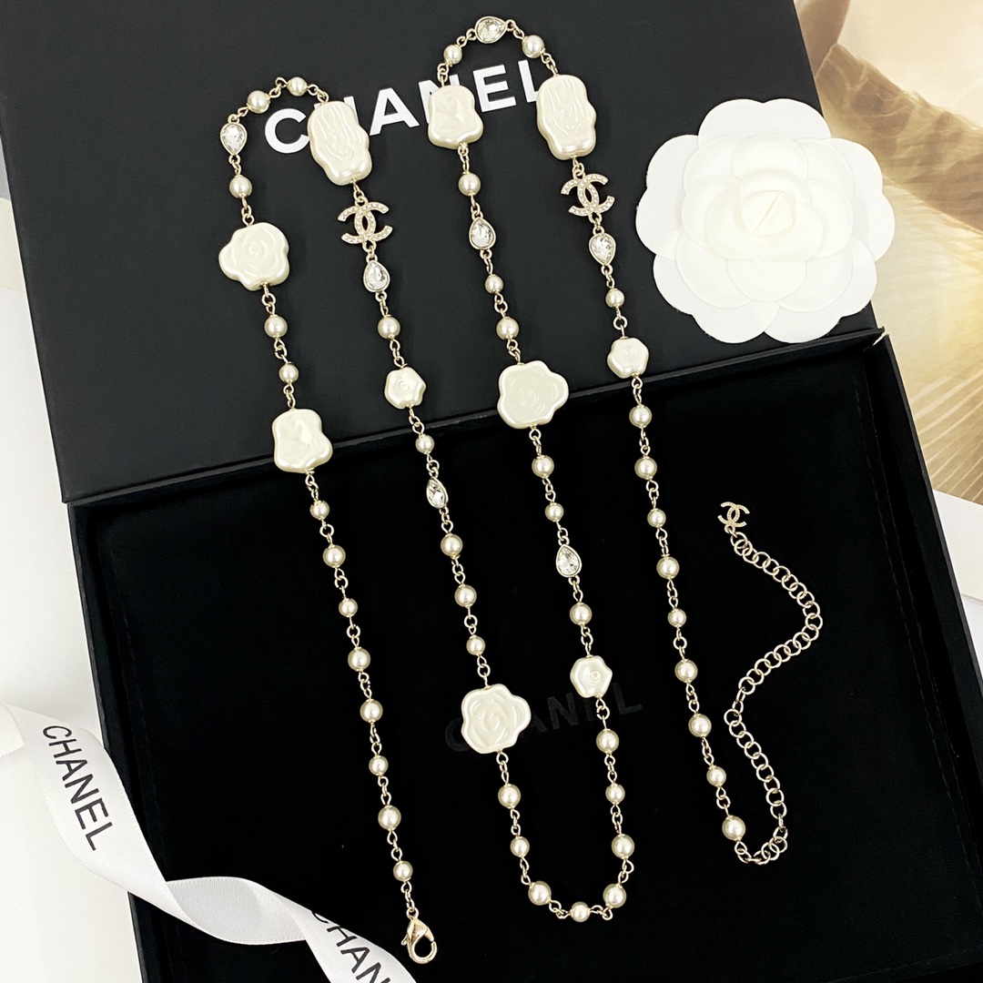 【今日新款】编码N1110   
🛍香奈儿项链热销🔥爆上新🆕🆕🆕
😎CHAN 25 云朵贝母珍珠双Ｃ毛衣