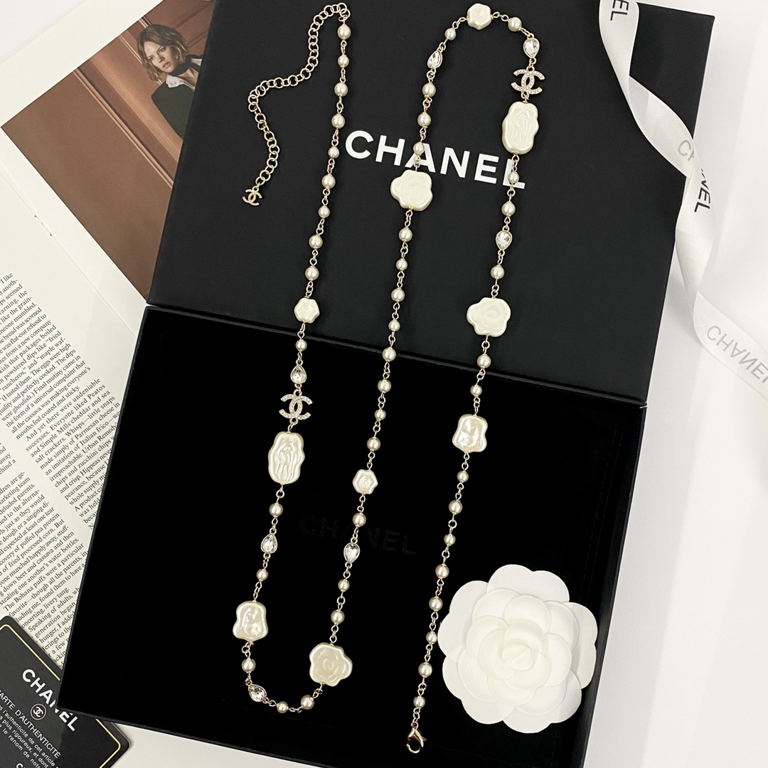 【今日新款】编码N1110   
🛍香奈儿项链热销🔥爆上新🆕🆕🆕
😎CHAN 25 云朵贝母珍珠双Ｃ毛衣