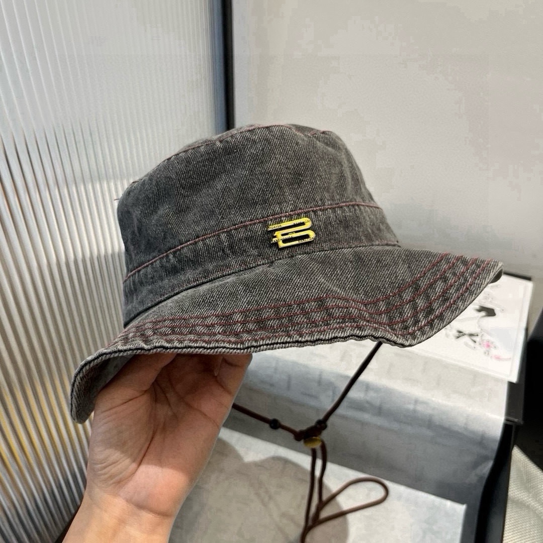 🆕

巴黎世家牛仔渔夫帽，头围57cm