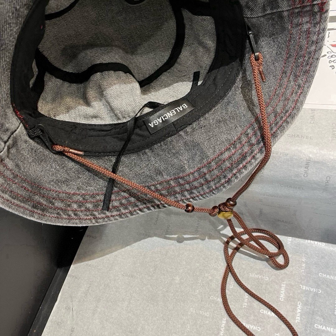 🆕

巴黎世家牛仔渔夫帽，头围57cm