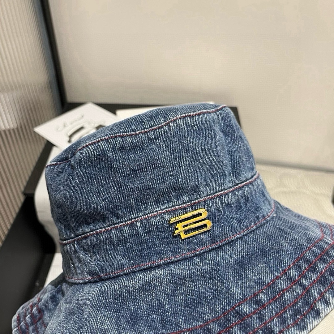 🆕

巴黎世家牛仔渔夫帽，头围57cm