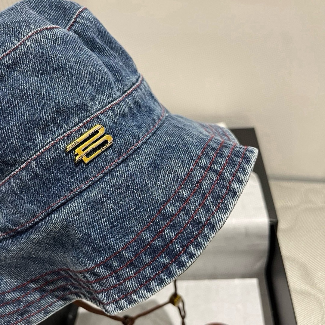 🆕

巴黎世家牛仔渔夫帽，头围57cm