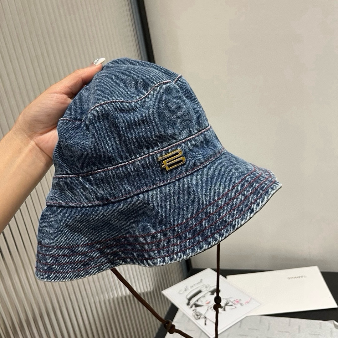 🆕

巴黎世家牛仔渔夫帽，头围57cm