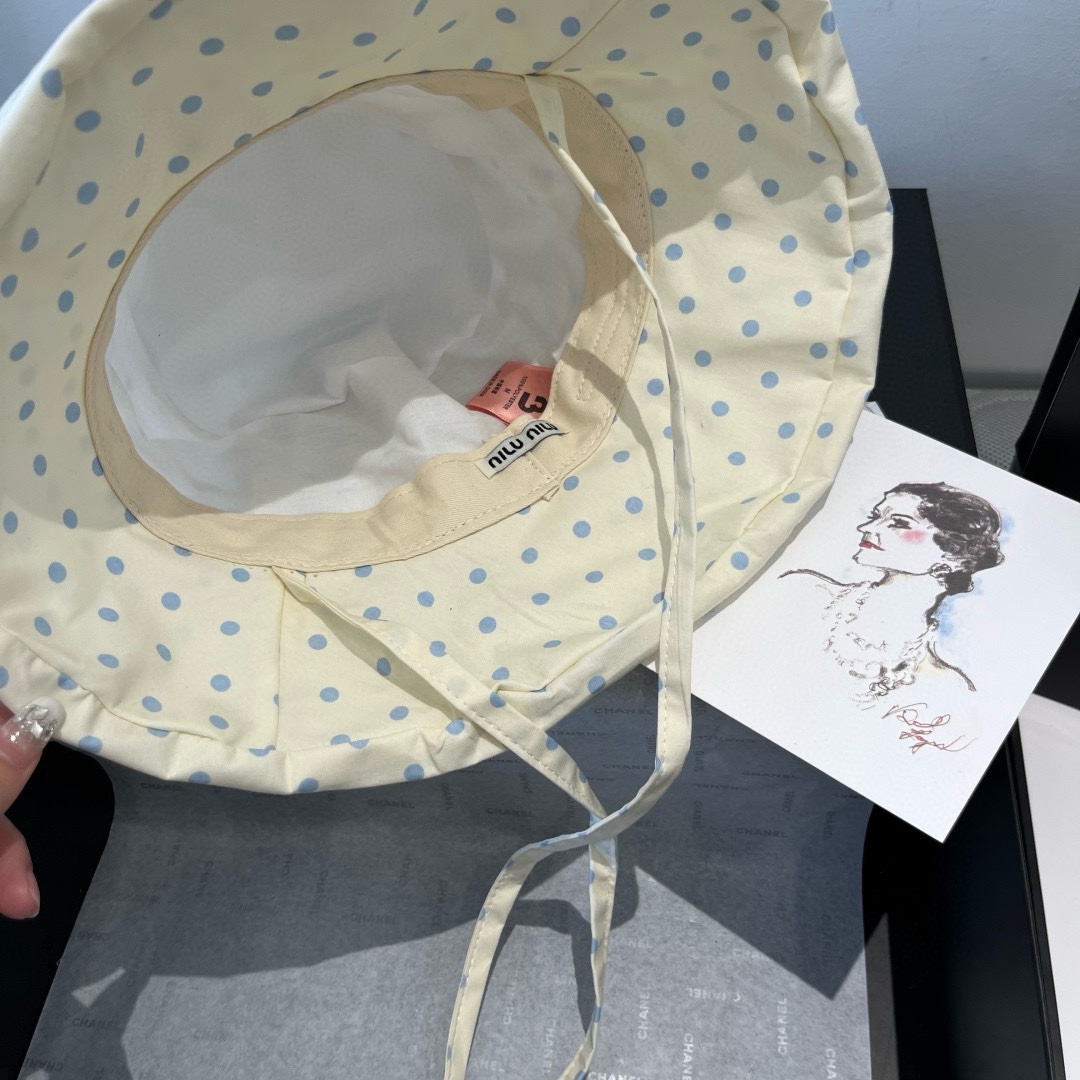 🆕

miumiu缪缪新款渔夫帽，遮阳帽，头围57cm