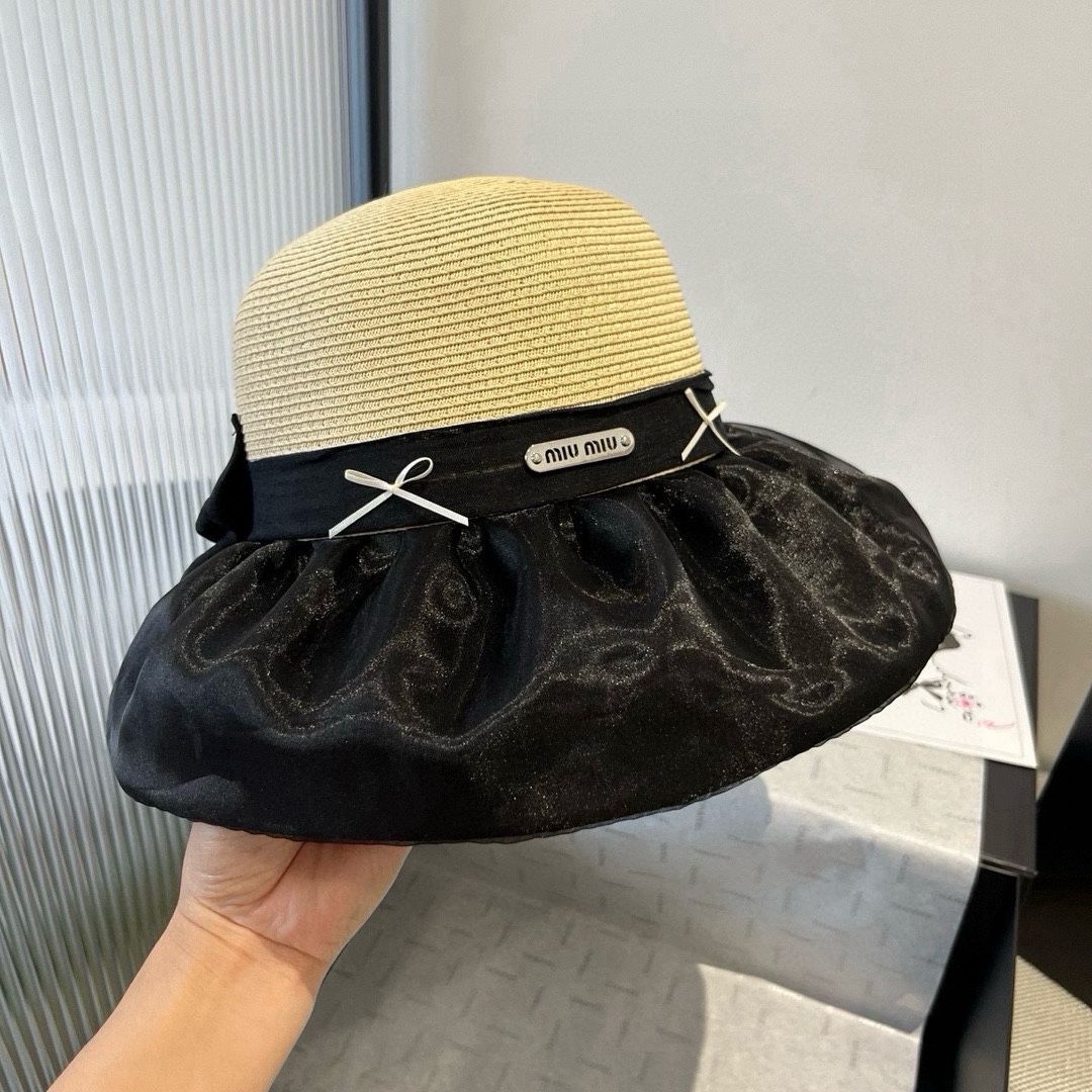 🆕

miumiu缪缪新款灯笼帽，遮阳草帽，防紫外线帽檐，头围57cm
