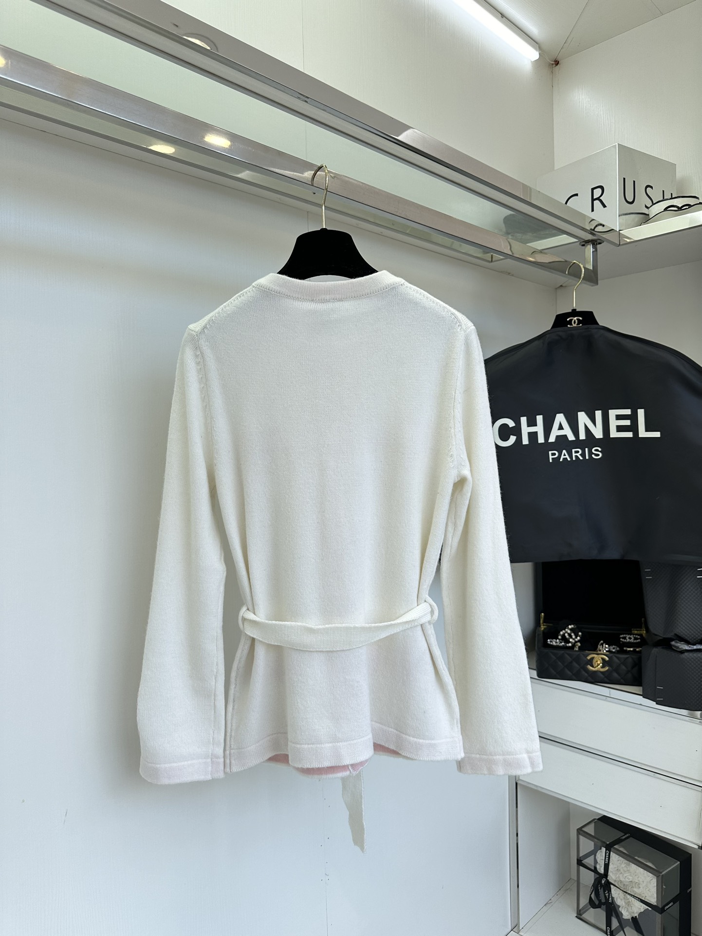 Elegant Chanel-Inspired Knit Cardigan with Four Pockets and Belt 3 i1754142993 207 1