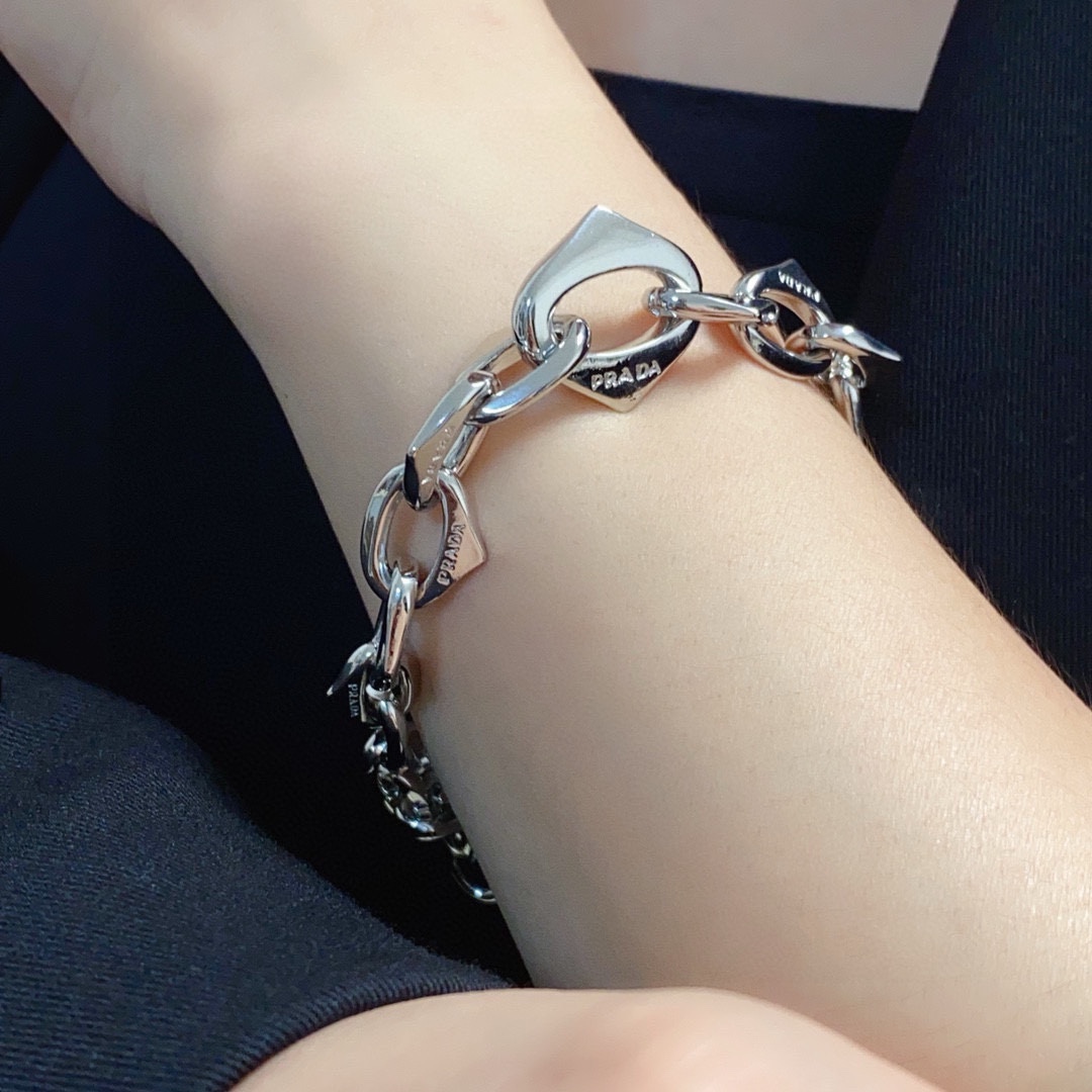 p300 ♪ PRADA Prada high version of the fashion chain ♪ - 图片 3