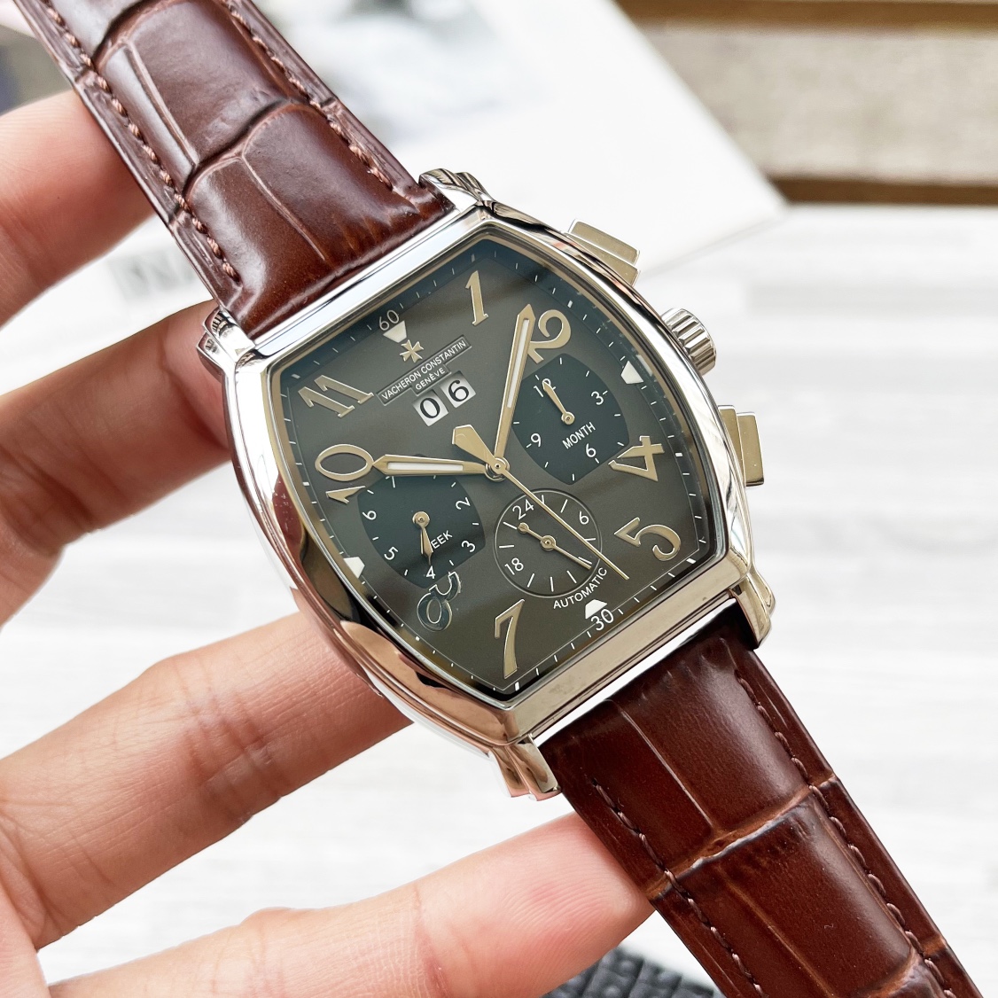 “High-End Men’s Wristwatch with White Gill, Gold P, and Steel Belt – New Design with High-End Features” - 图片 4