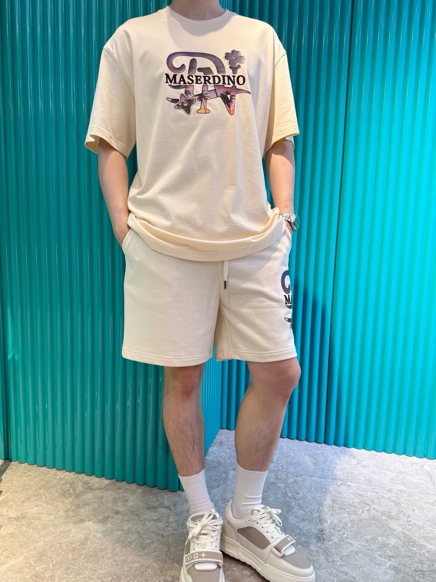 NO:486485,Dino luxury products - the latest set of brand authentic products in 2025 shipments, hot-selling items in Europe and the United States!  Selected Italian imported brands to customize European cotton, unique printing and latest designs, highlighting fashion!  Number of codes 48-56 (model 180/140 wears 50, with Hong Kong Lane Crawford gift box packaging), alexander wang19860909Dino奢品-品牌正品2025最新套装出货 欧美热销单品！精选意大利进口品牌定制欧货棉,独特的印花搭配最新的设计,彰显时尚 ！码数48-56（模特180/140穿50,配香港连卡佛礼盒包装）,,alexander wang,Men's clothing