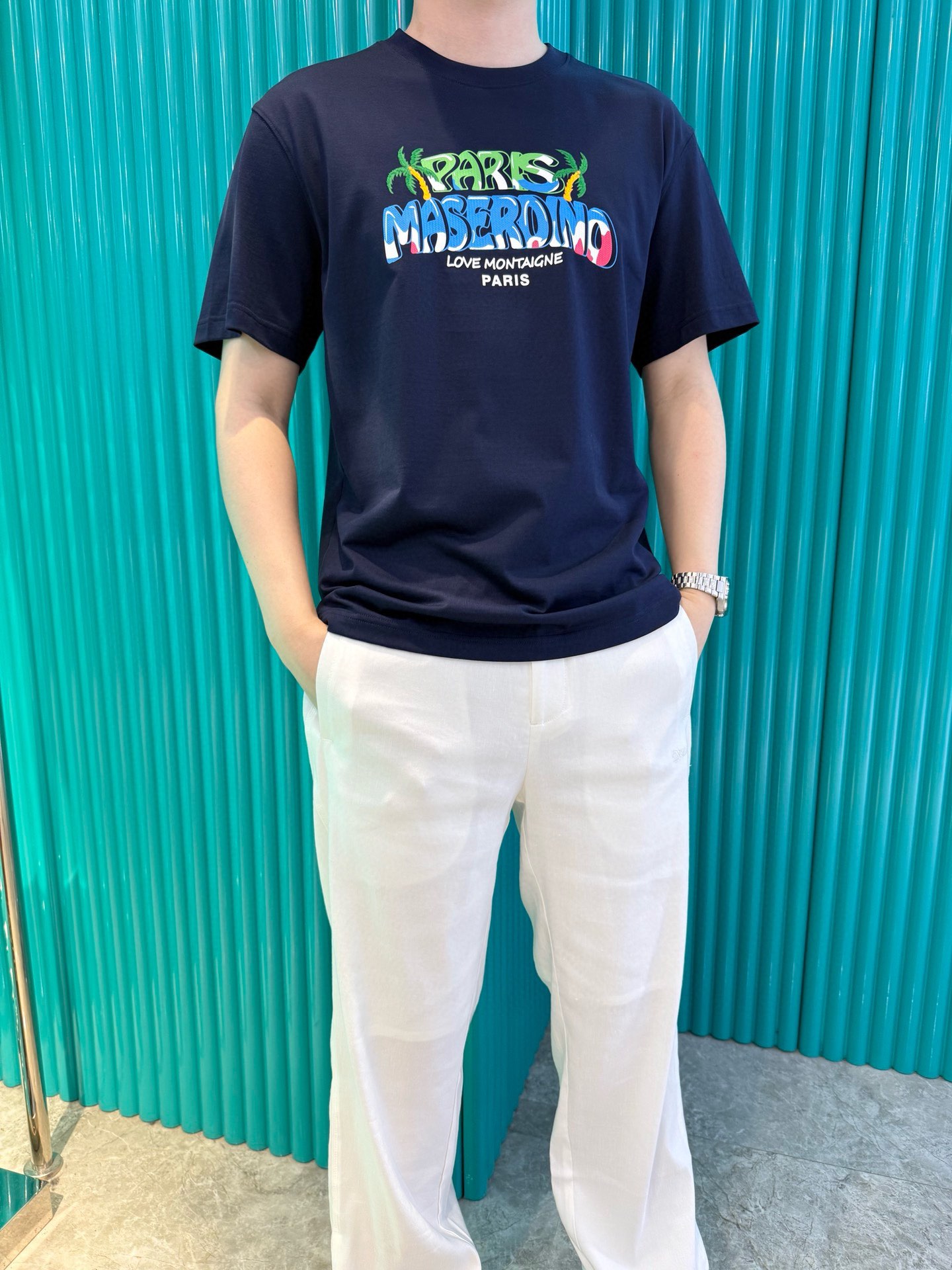 NO:486508,Dino luxury products - brand authentic 2025 latest round neck T-shirt shipment, hot-selling items in Europe and the United States!  Selected Italian imported brands to customize 100% European cotton!  The digital print on the chest is matched with the latest design, highlighting fashion!  Number of codes 48-56 (model 180/140 wears 50, with Hong Kong Lane Crawford gift box packaging), tees, t-shirt, alexander wang19860909Dino奢品-品牌正品2025最新圆领T恤出货 欧美热销单品！精选意大利进口品牌定制百分百欧货棉！胸口的数码印花搭配最新的设计,彰显时尚 ！码数48-56（模特180/140穿50,配香港连卡佛礼盒包装）,,tees，t-shirt,alexander wang,Men's clothing