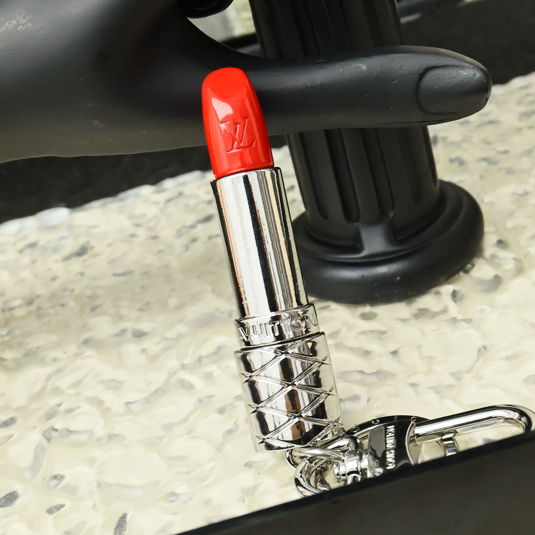 ❗️新品❗️M03006 ☀️Louis Vuitton 路易威登LV LIPSTICK 口红💄包饰钥匙