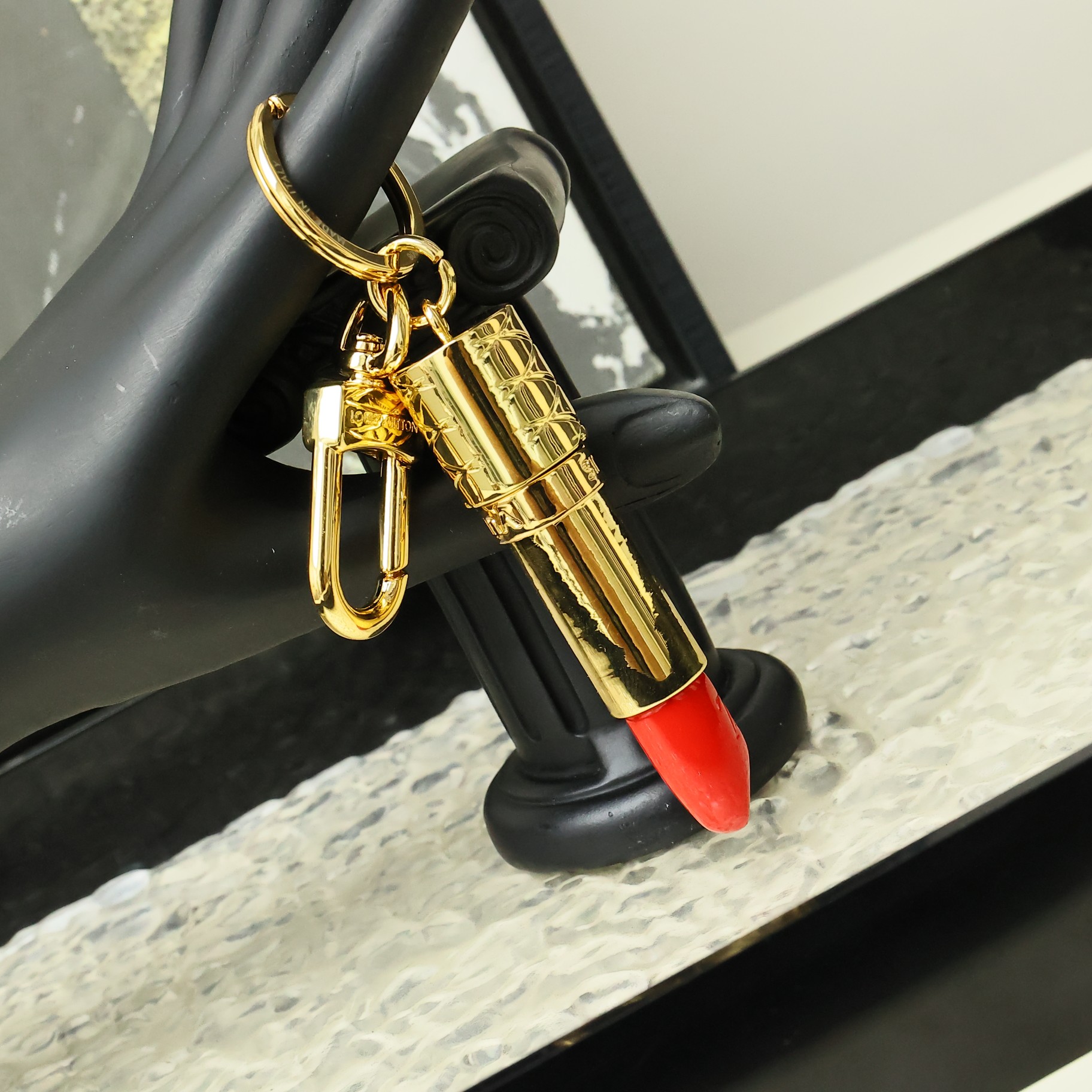 ❗️新品❗️M03006 ☀️Louis Vuitton 路易威登LV LIPSTICK 口红💄包饰钥匙