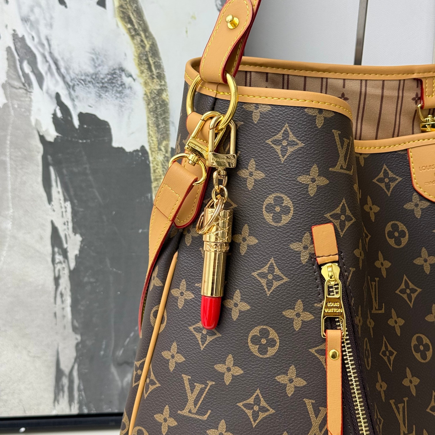 ❗️新品❗️M03006 ☀️Louis Vuitton 路易威登LV LIPSTICK 口红💄包饰钥匙