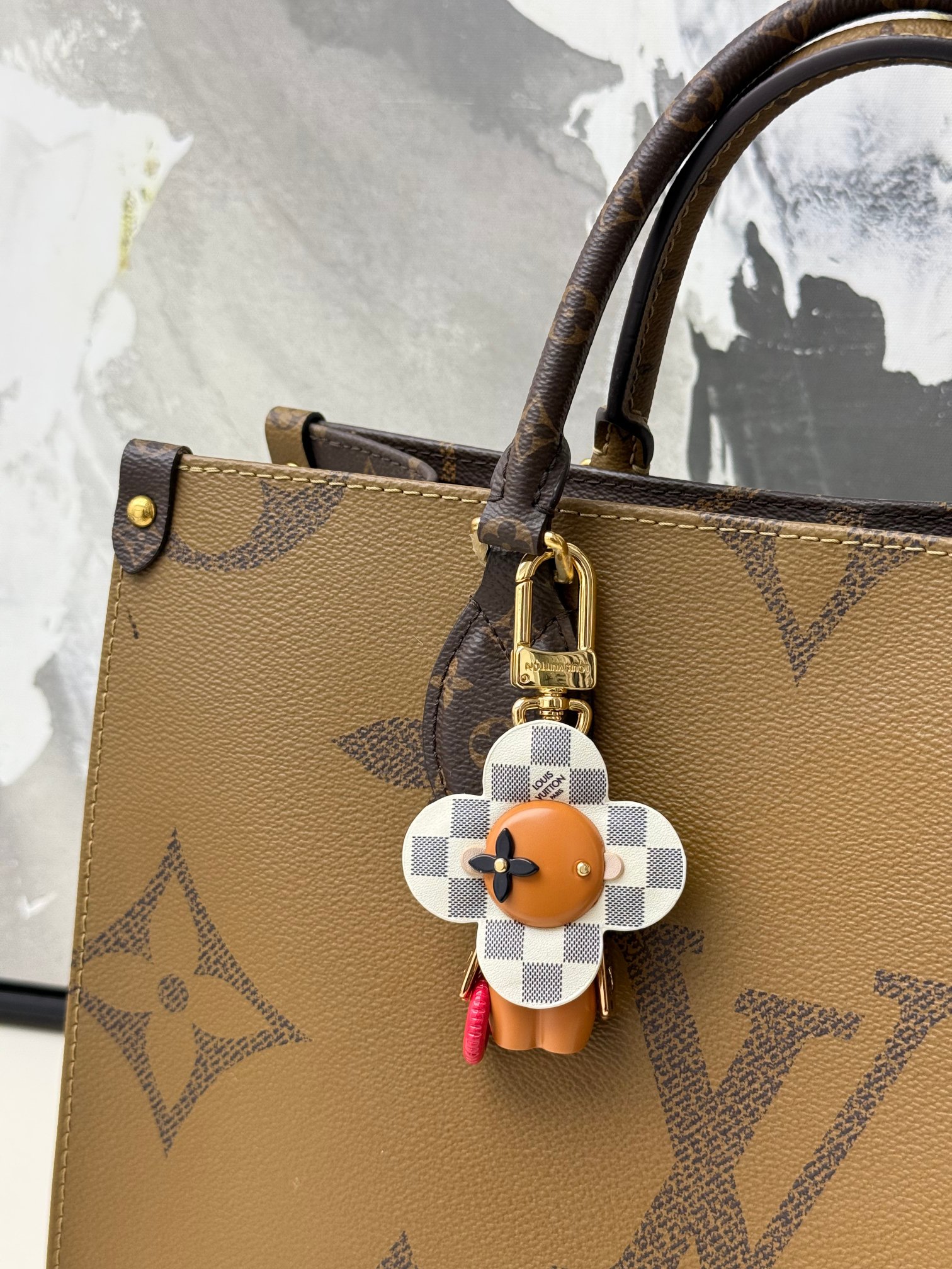 LV上新啦｜那些可可爱爱的小挂件！
Vivienne草间弥生～
Vivienne Keycharm! 🥰