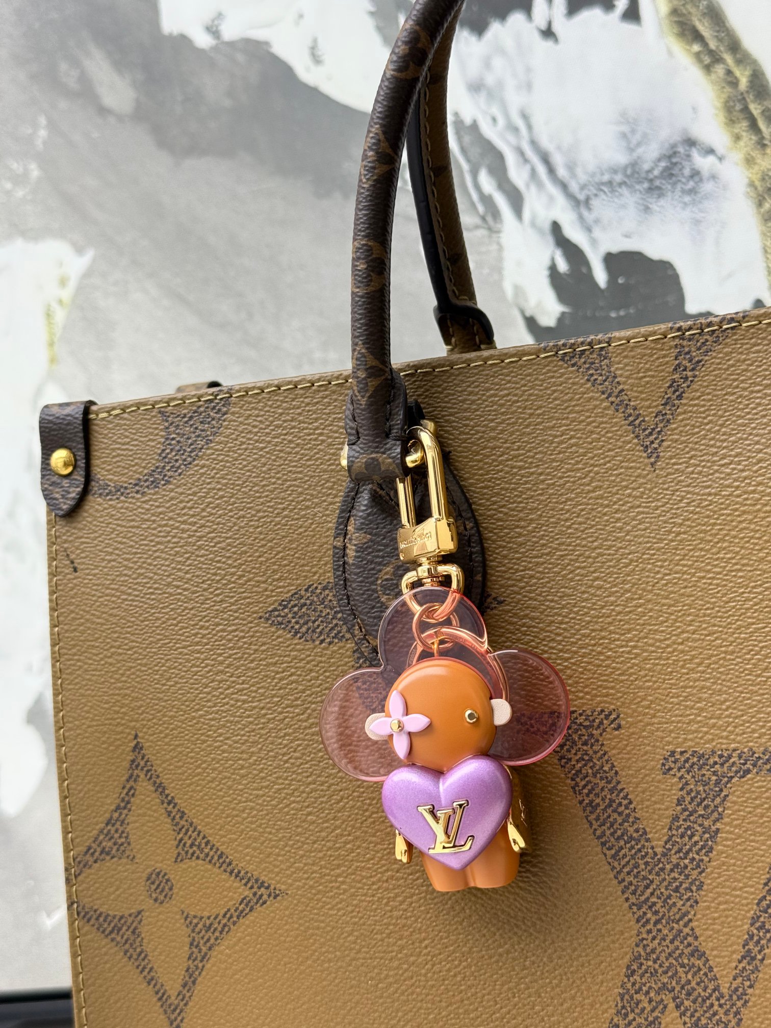 LV上新啦｜那些可可爱爱的小挂件！
Vivienne草间弥生～
Vivienne Keycharm! 🥰
