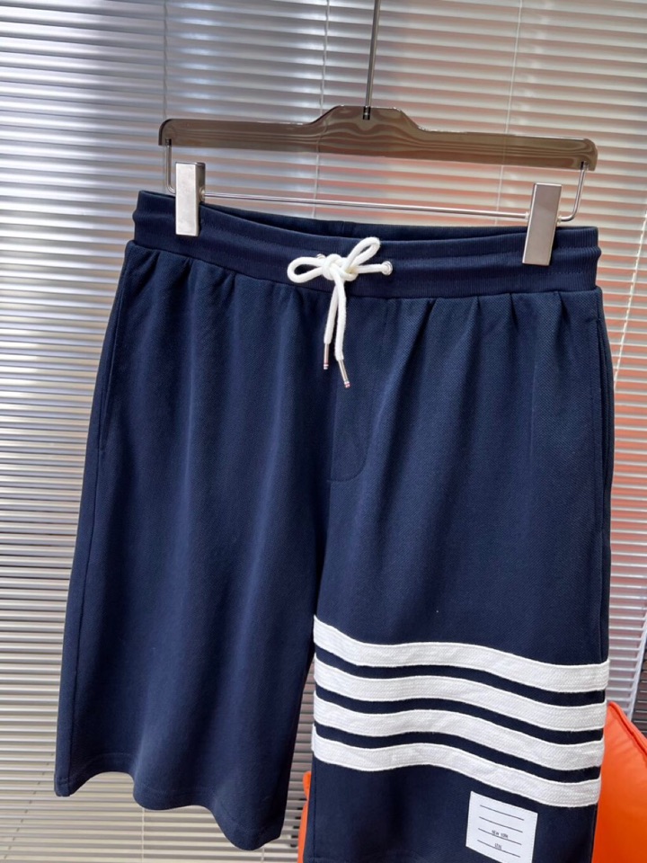 THOM BROWNE TB2025 Summer Update: Fashionable Shorts with Embroidered Matchers, Imported Fabrics, High Comfort. - 图片 3