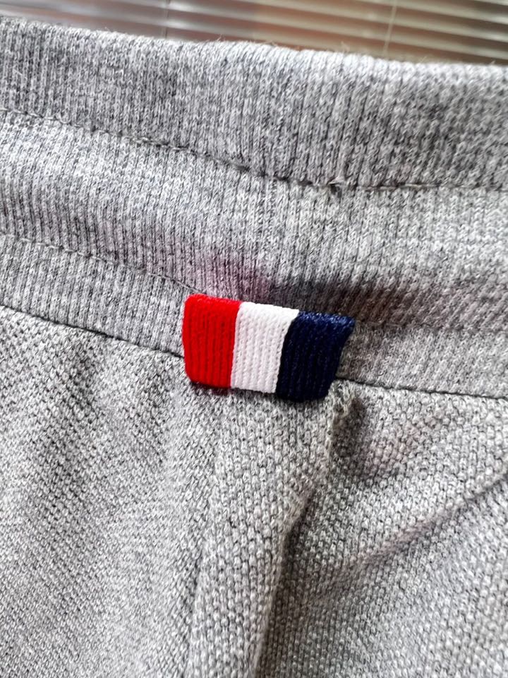 THOM BROWNE TB2025 Summer Update: Embroidered Shorts with Original Fabric and Hardware. - 图片 7