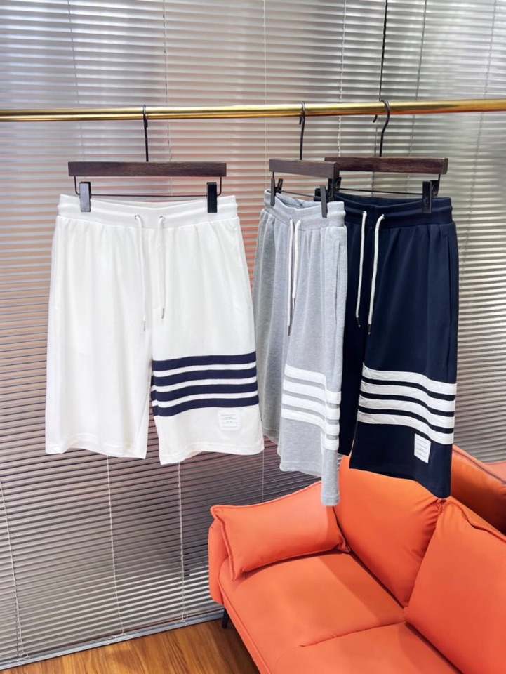 THOM BROWNE TB2025 Summer Update: Fashionable Shorts with Embroidered Matchers, Imported Fabric. - 图片 3