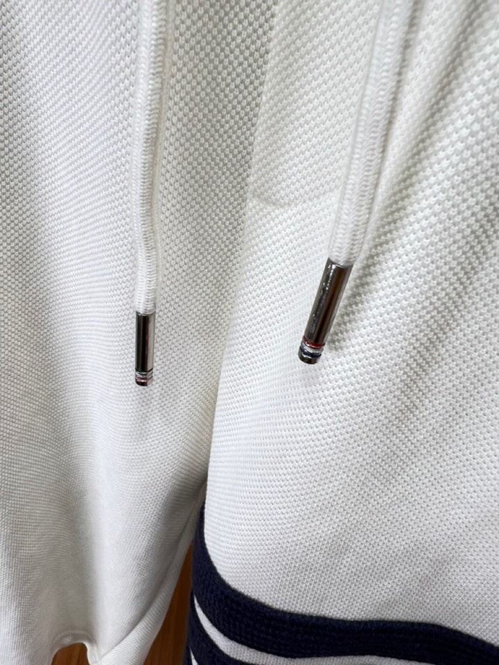 THOM BROWNE TB2025 Summer Update: Fashionable Shorts with Embroidered Matchers, Imported Fabric. - 图片 5